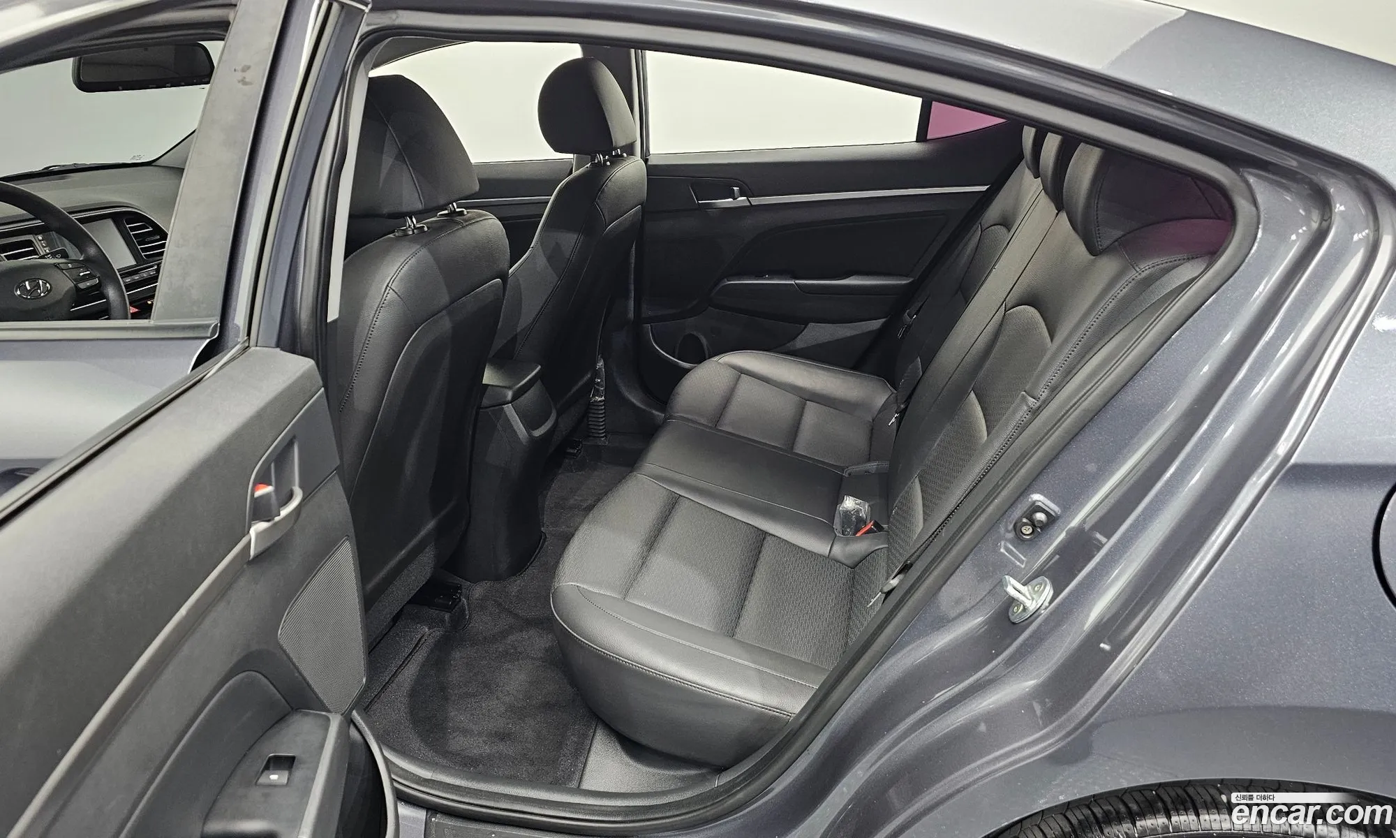 Hyundai Elantra AD 2020 — 12