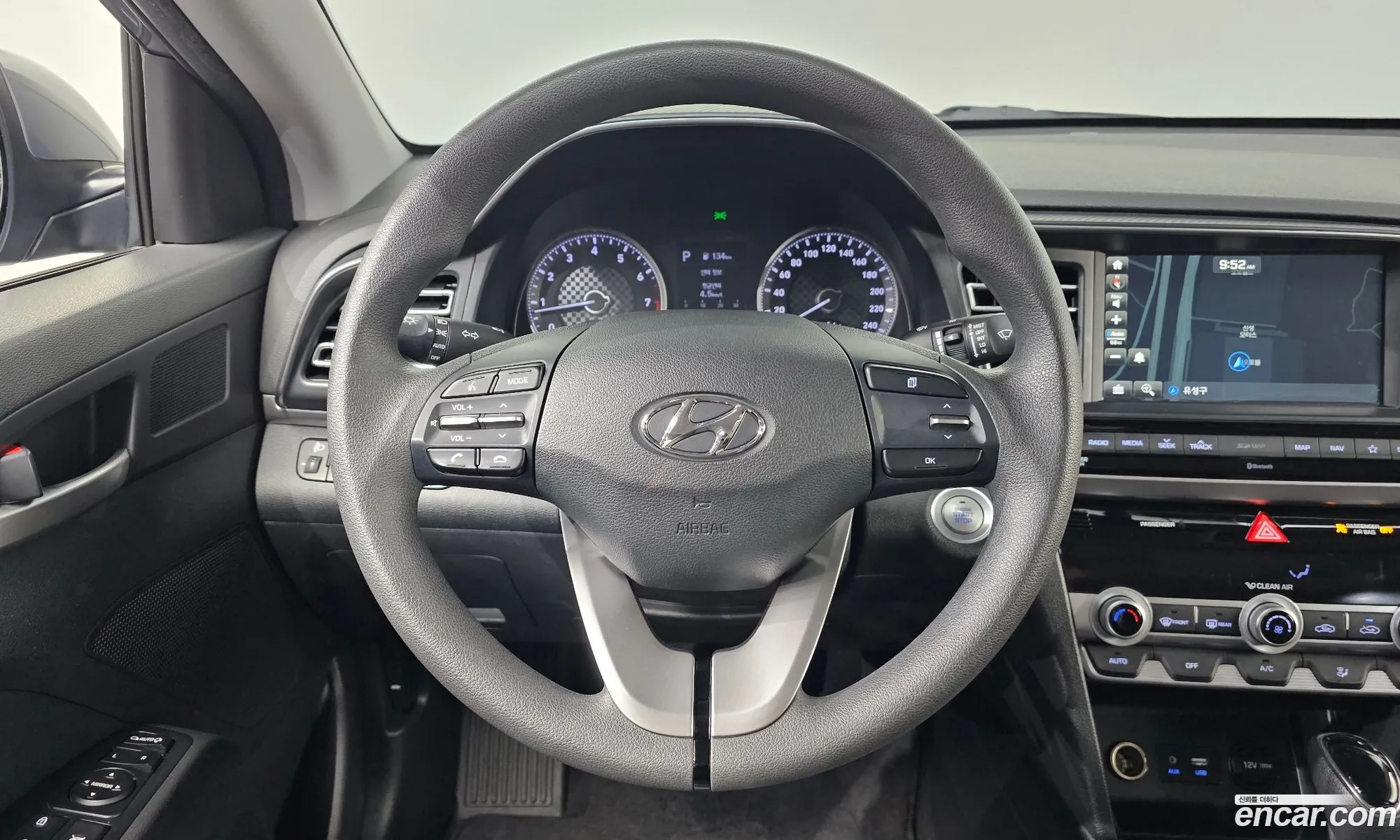 Hyundai Elantra AD 2020 — 13