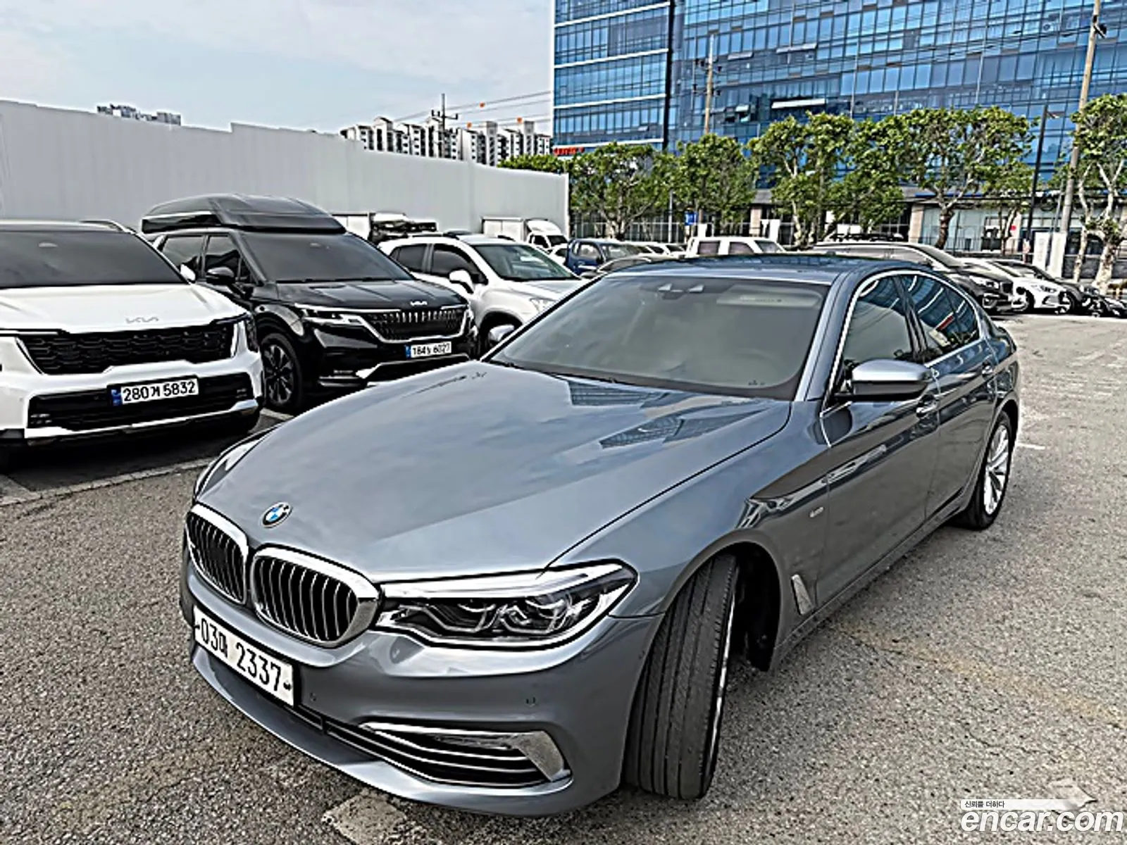 BMW 5 Series 2018 — 17