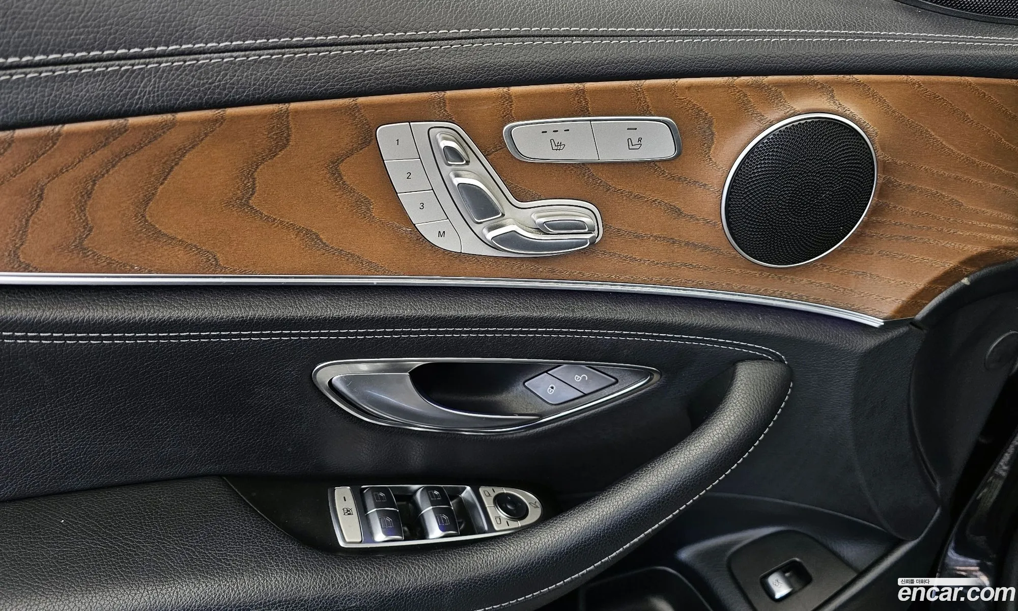 Mercedes-Benz E-Class W213 2019 WDDZF0FB4KA671124 — 25