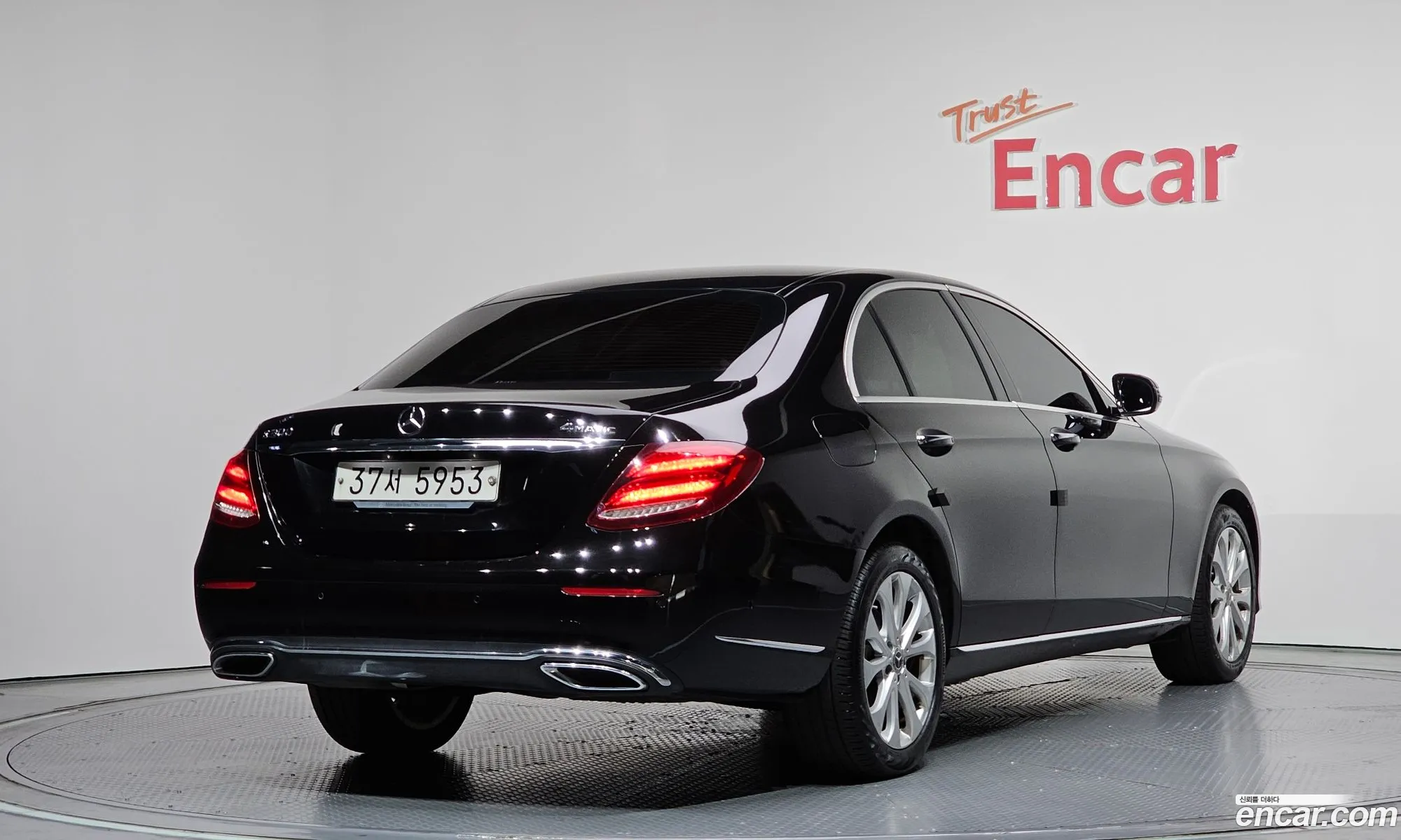 Mercedes-Benz E-Class W213 2019 WDDZF0FB4KA671124 — 14