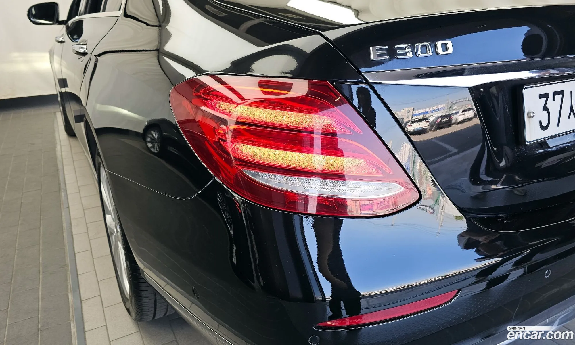Mercedes-Benz E-Class W213 2019 WDDZF0FB4KA671124 — 34