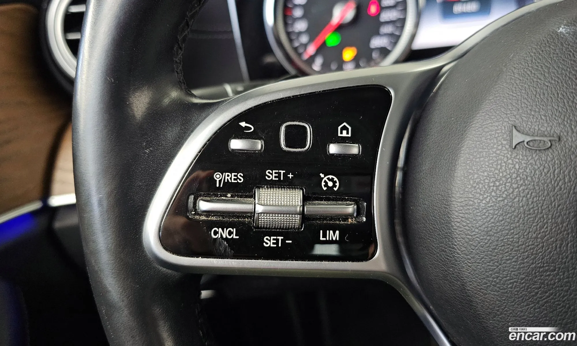 Mercedes-Benz E-Class W213 2019 WDDZF0FB4KA671124 — 10