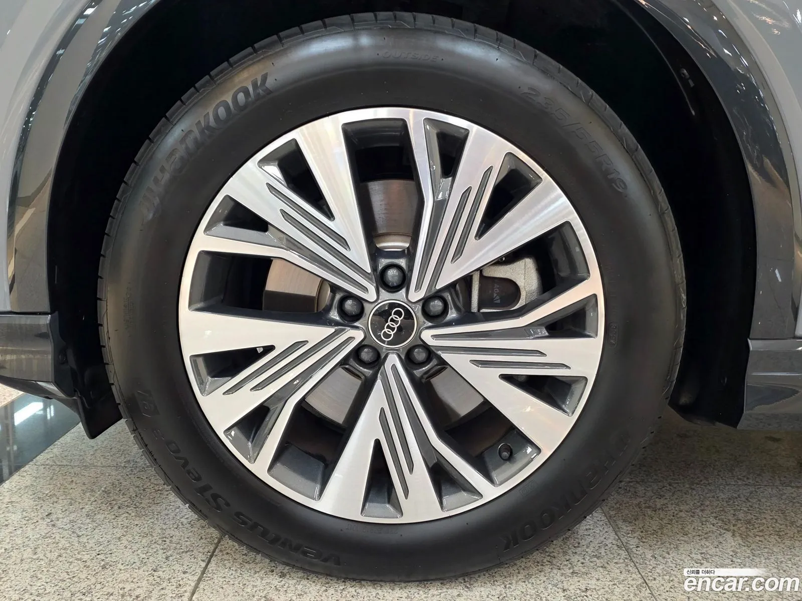 Audi Q4 e-tron 2024 — 5