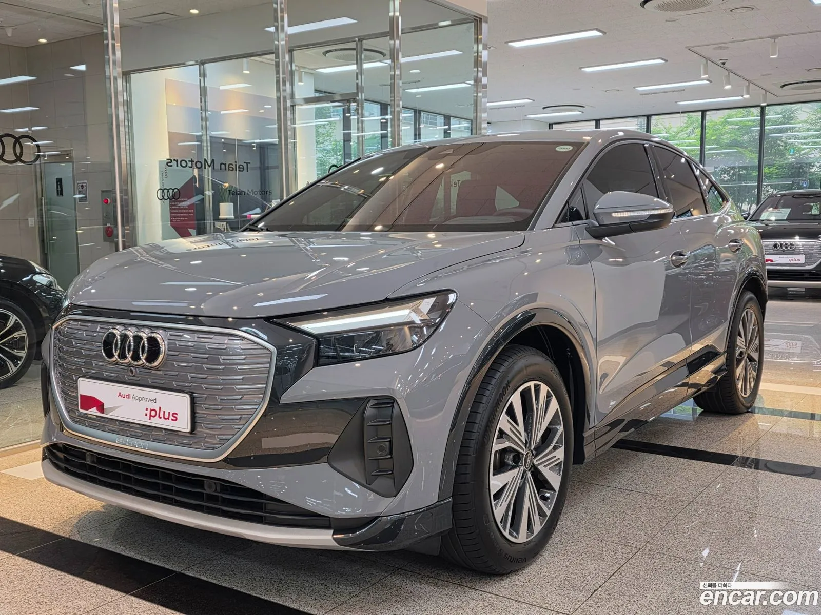 Audi Q4 e-tron 2024 — 18