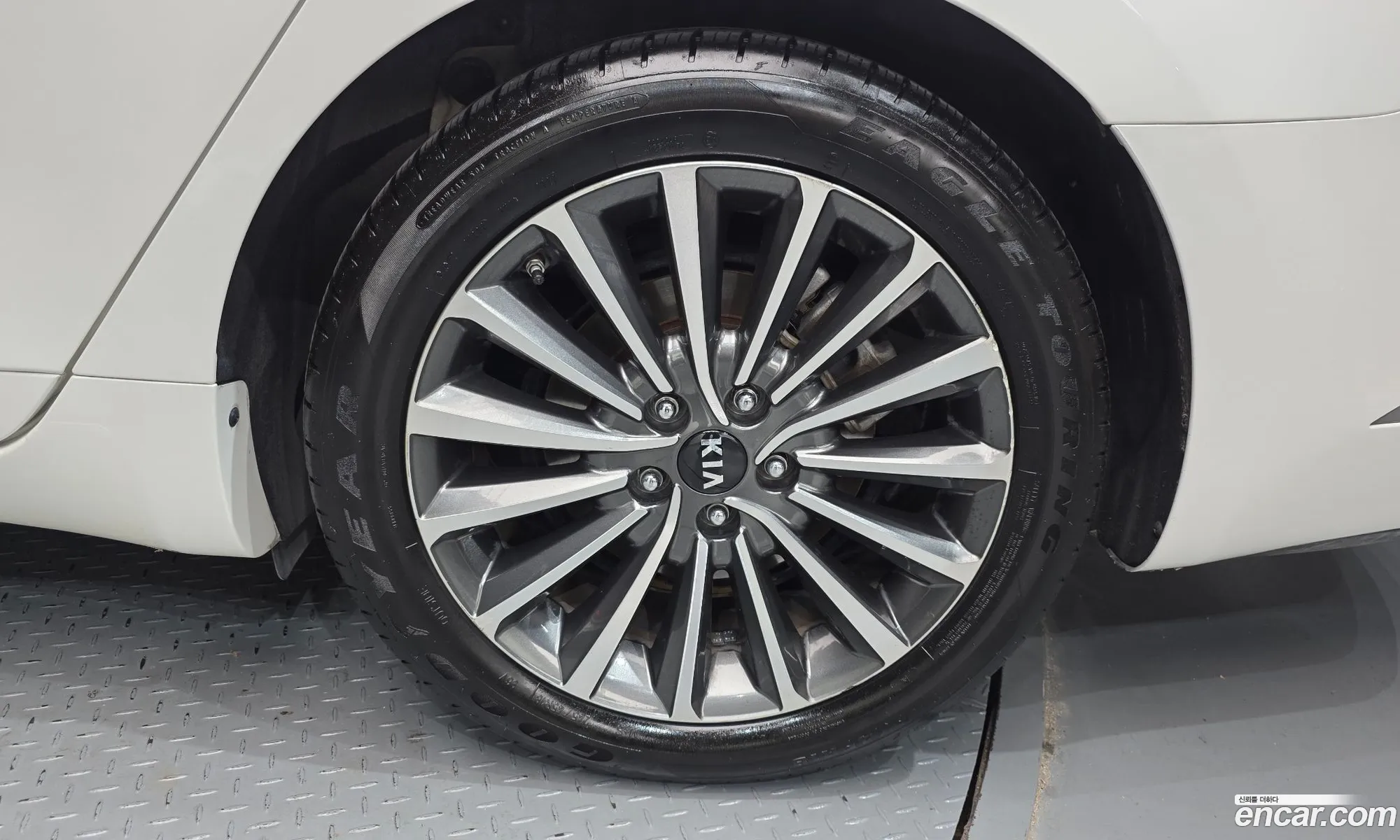 Kia K7 2017 — 3