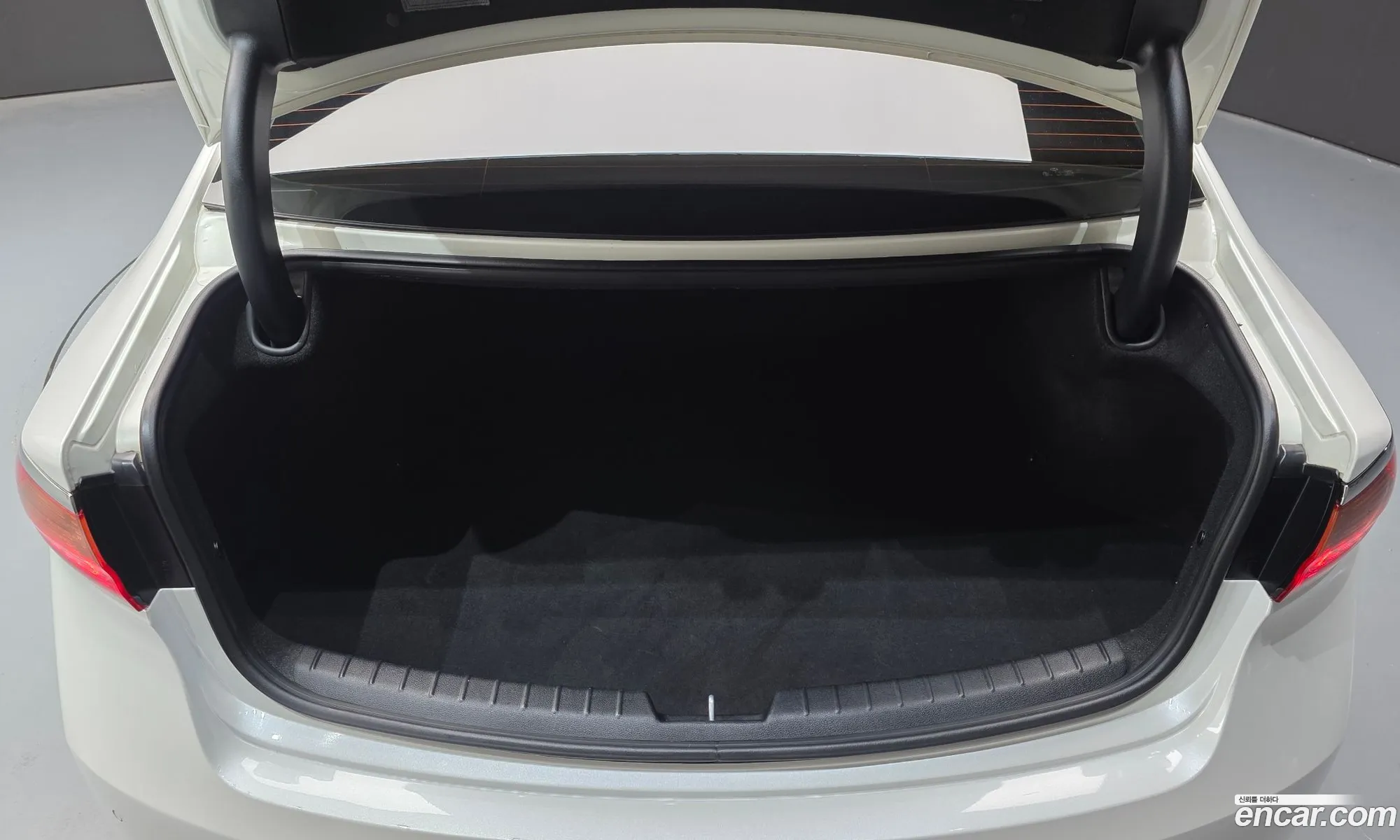 Kia K7 2017 — 25