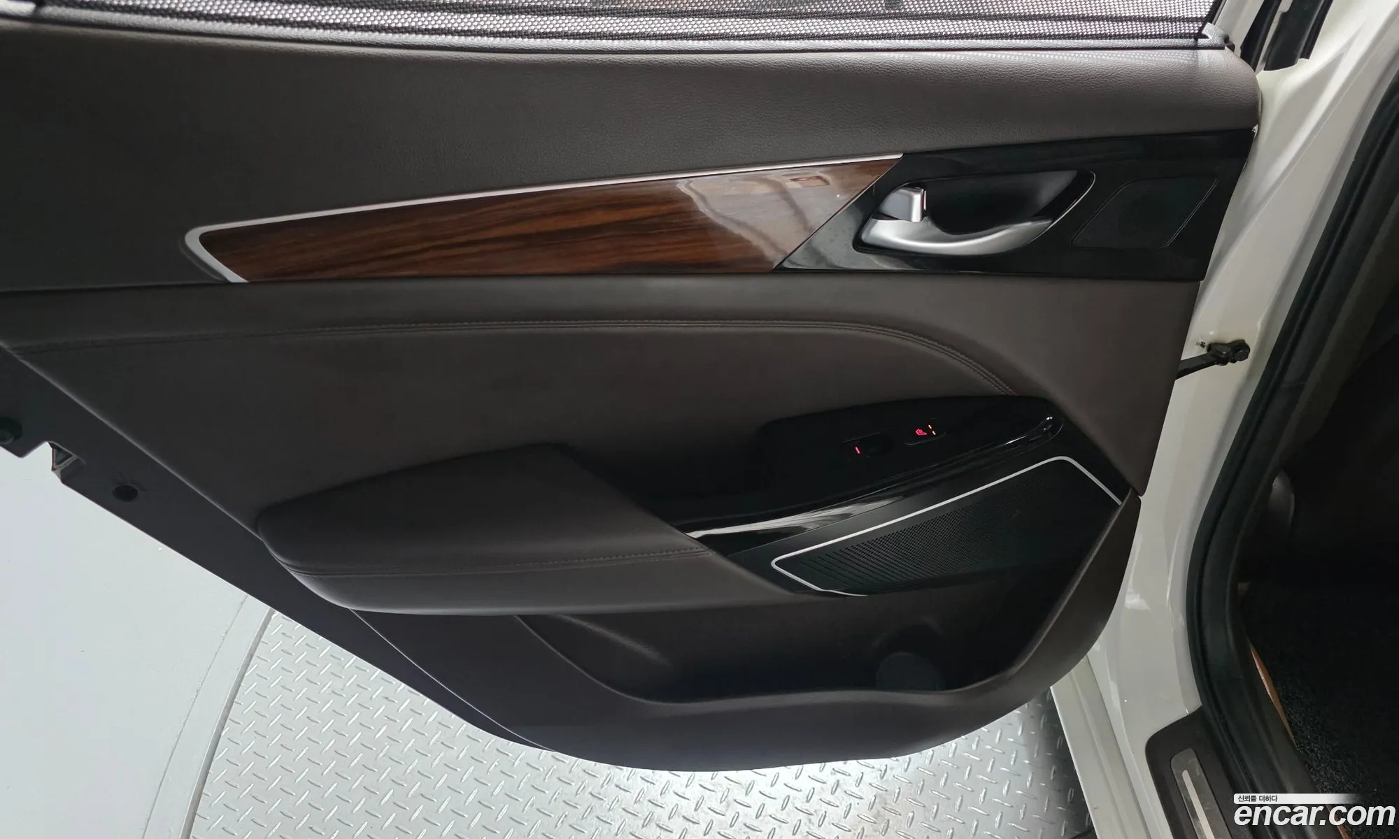Kia K7 2017 — 2