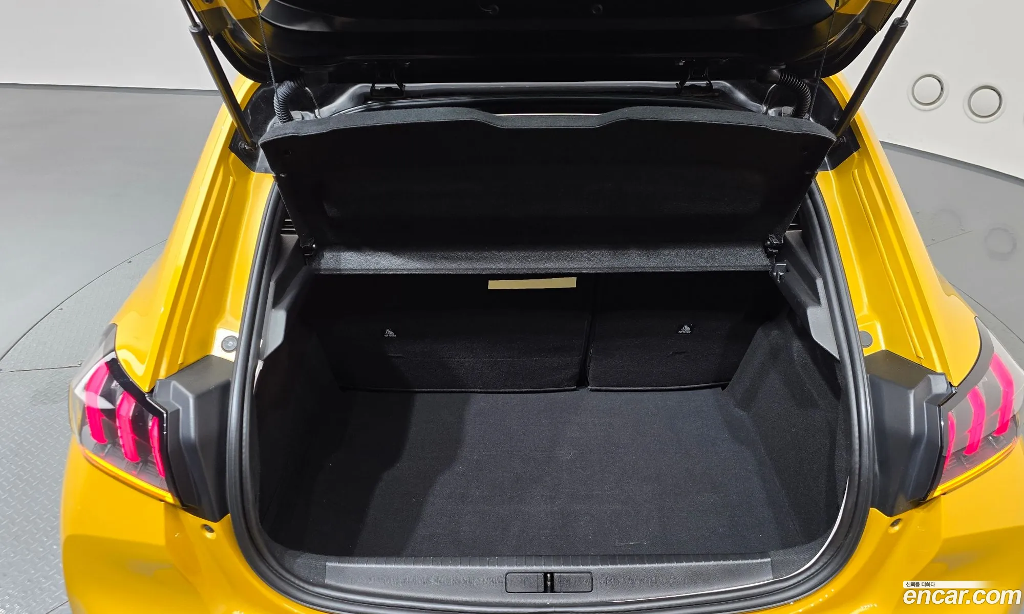 Peugeot e-208 2020 VR3UHZKX383883838 — 11