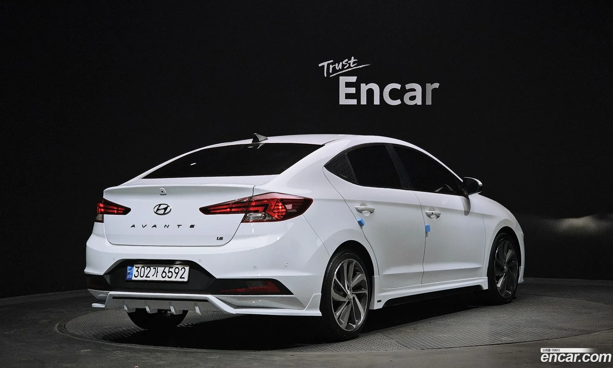 Hyundai Elantra AD 2019 — 14