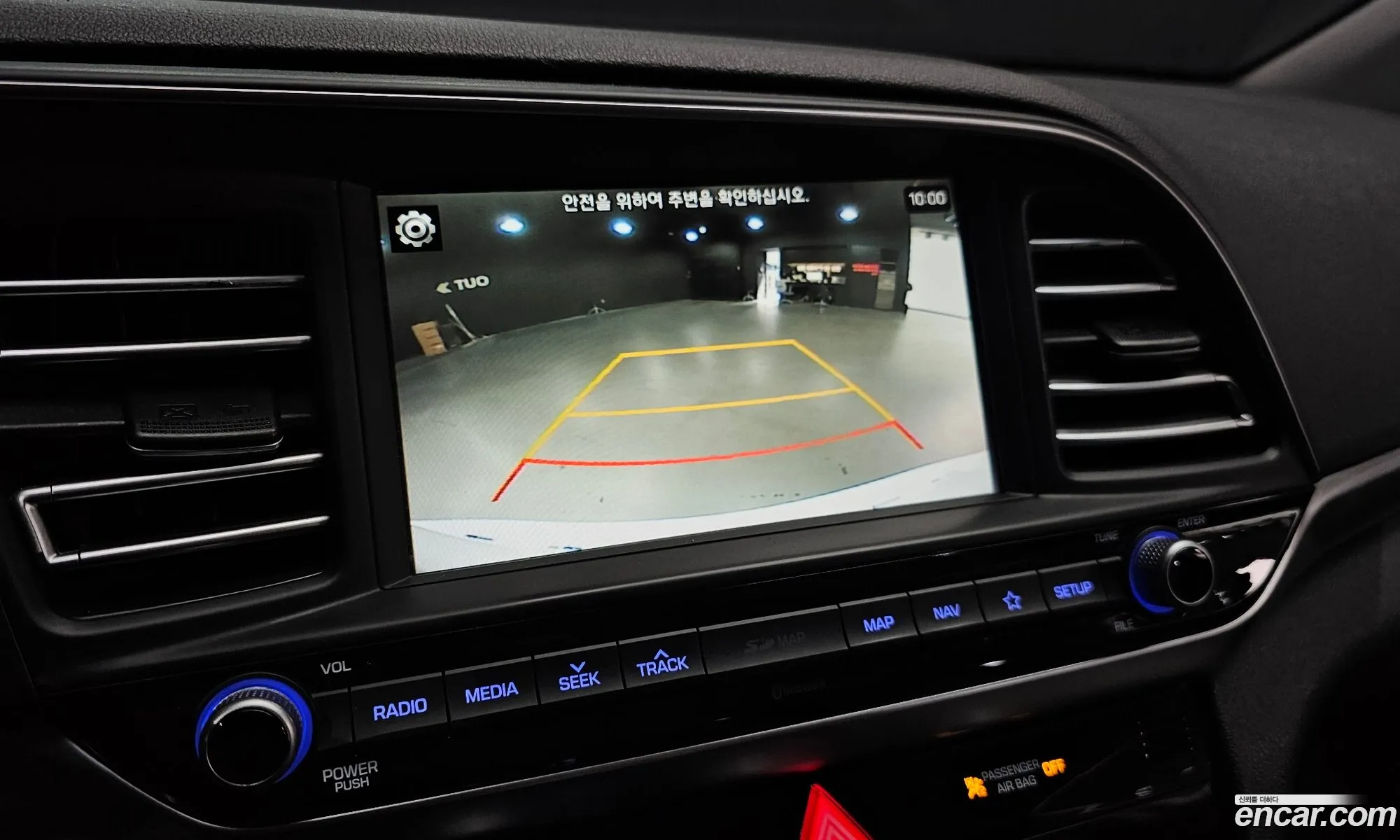 Hyundai Elantra AD 2019 — 11