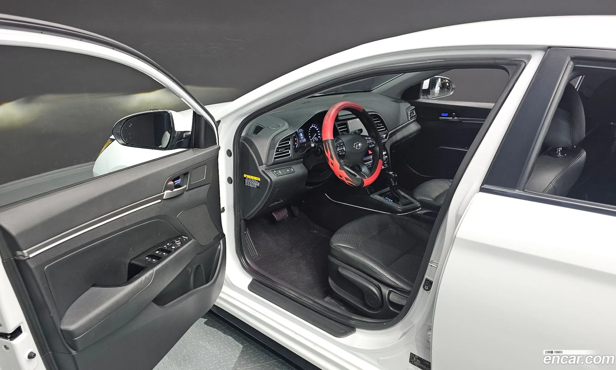 Hyundai Elantra AD 2019 — 12