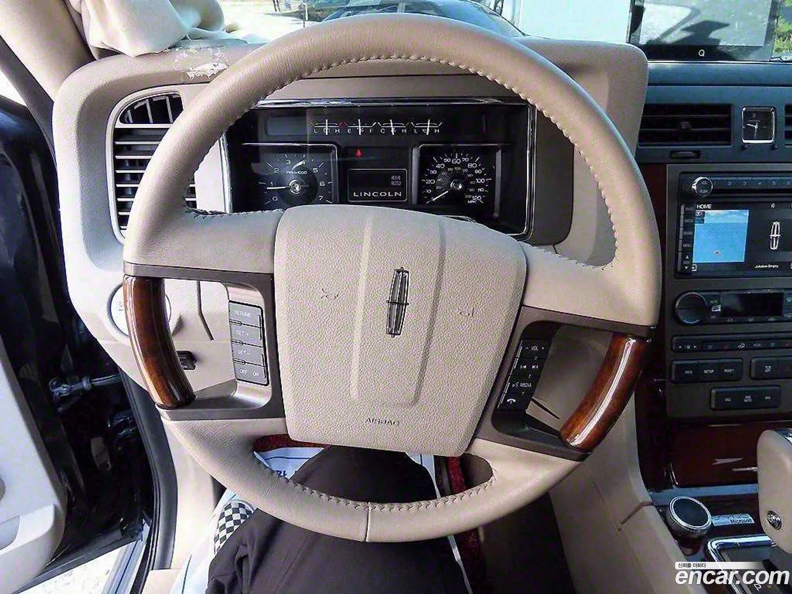 Lincoln Navigator 2014 — 11