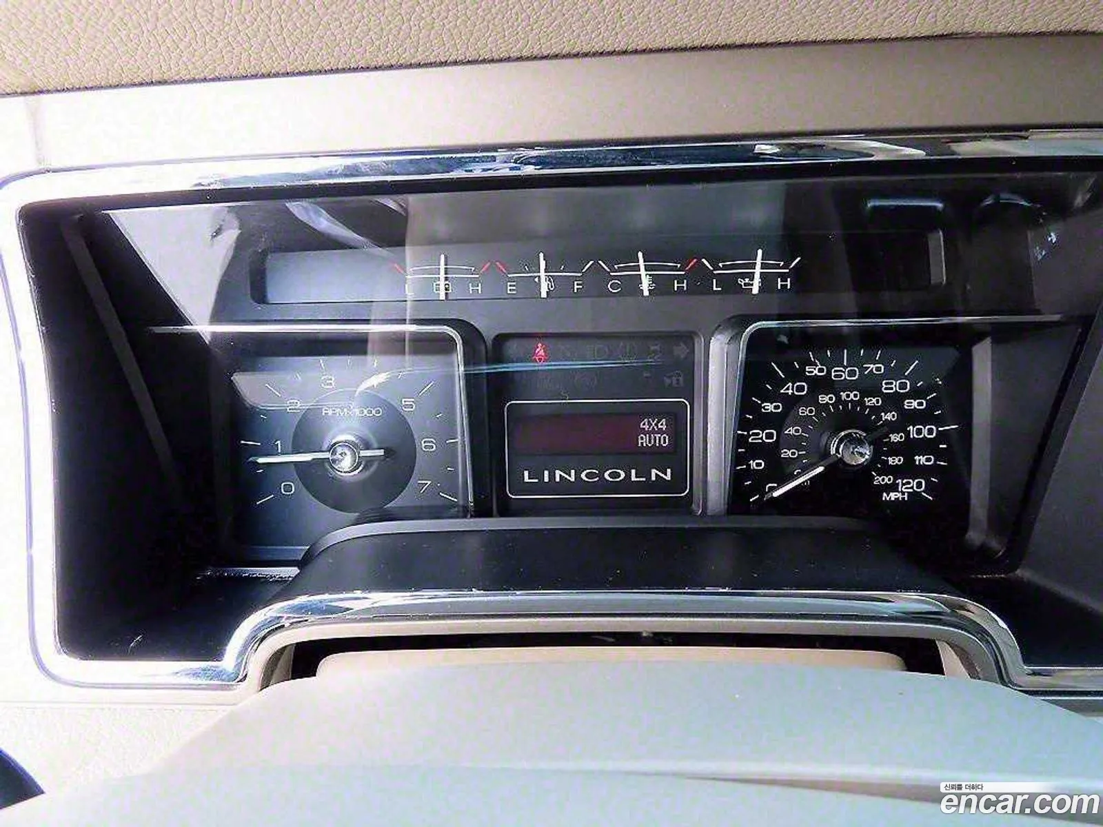 Lincoln Navigator 2014 — 15