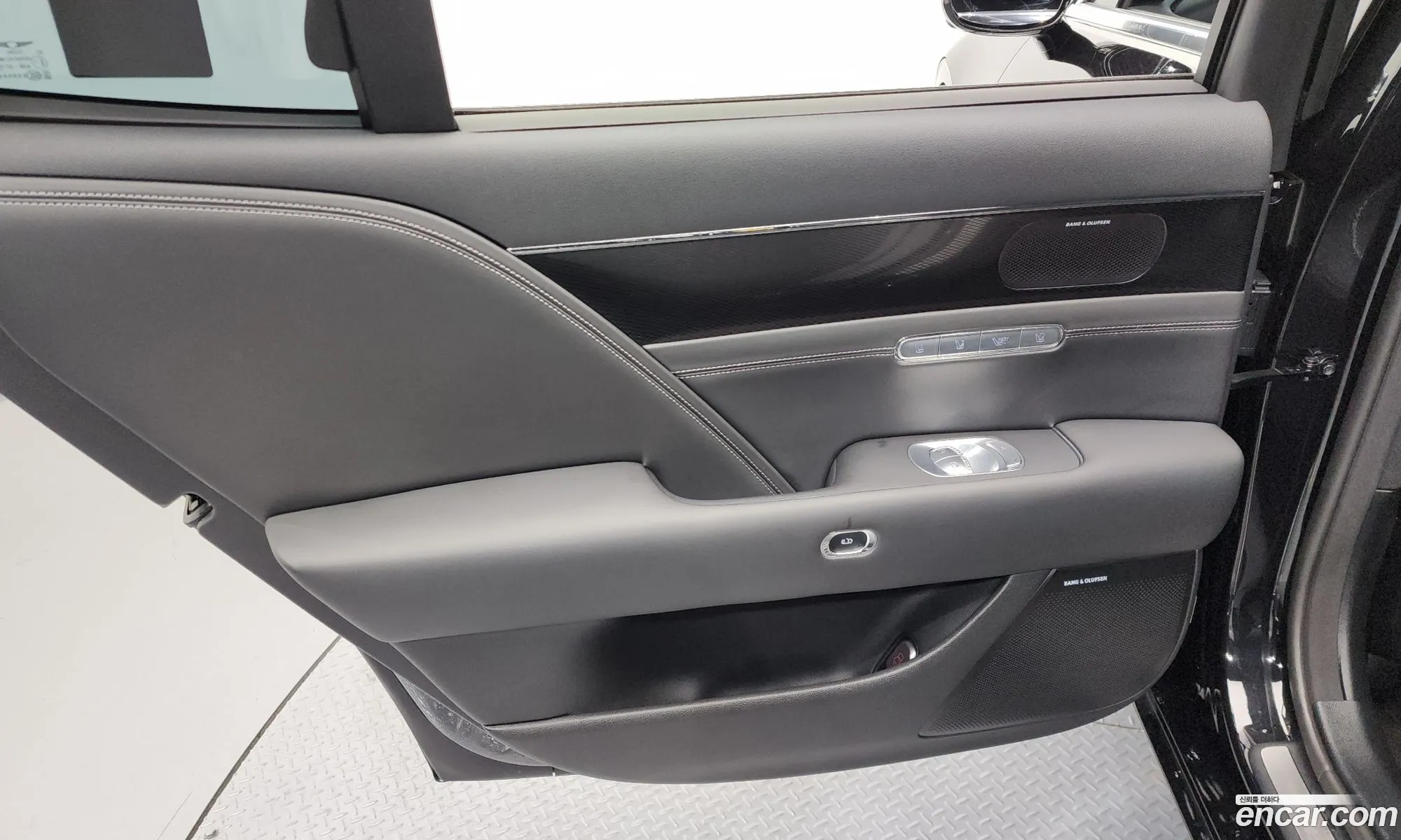 Genesis G90 2023 — 2