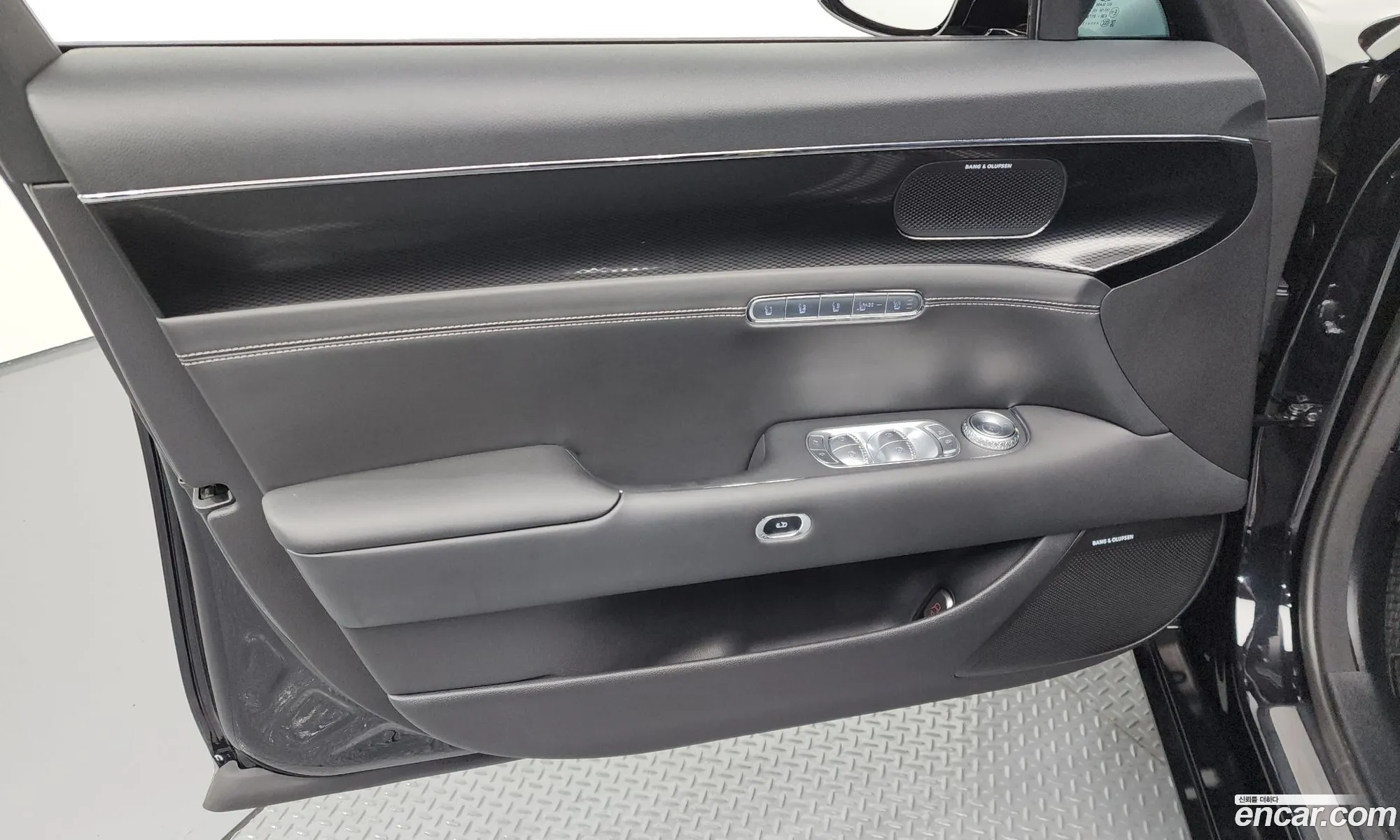 Genesis G90 2023 — 12