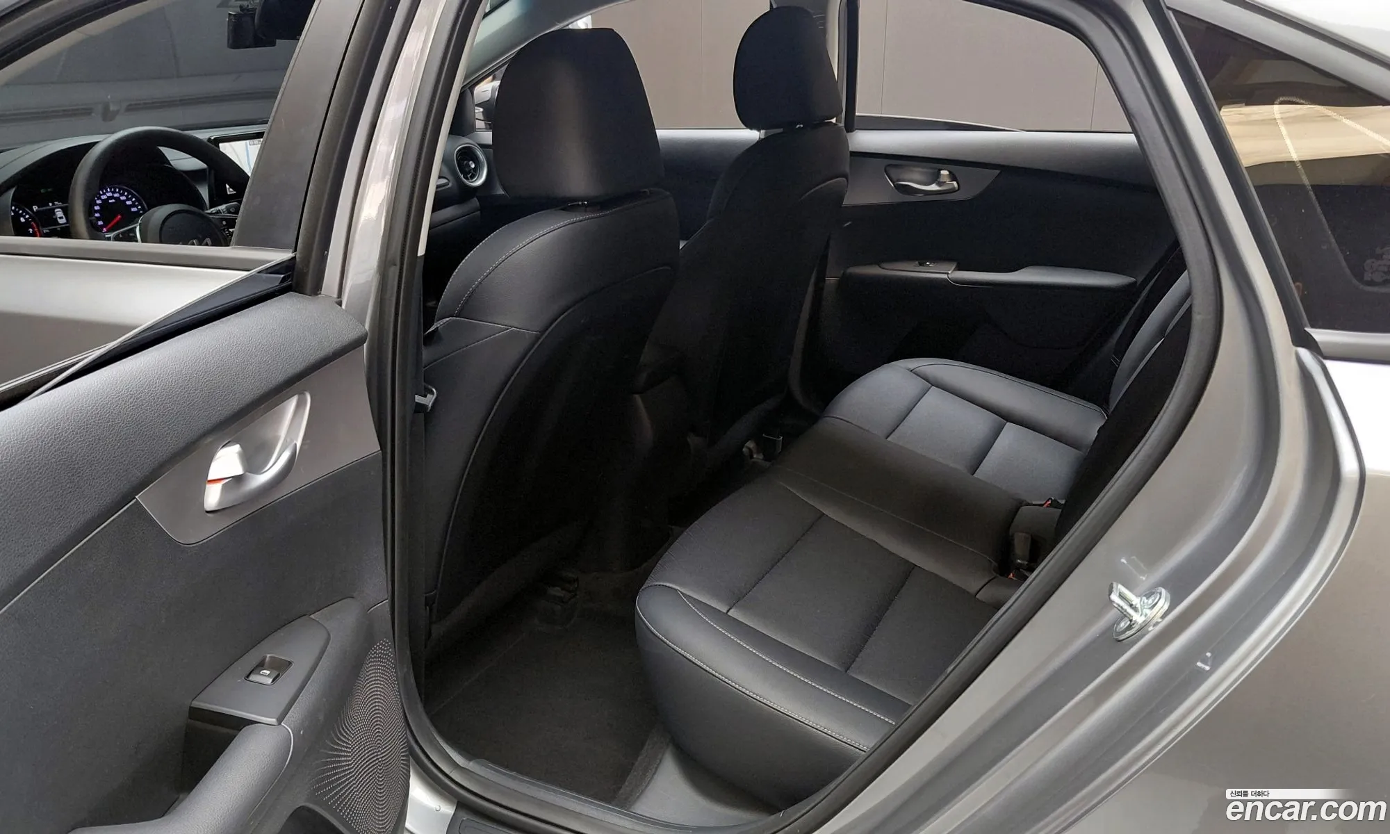 Kia K3 2023 — 18