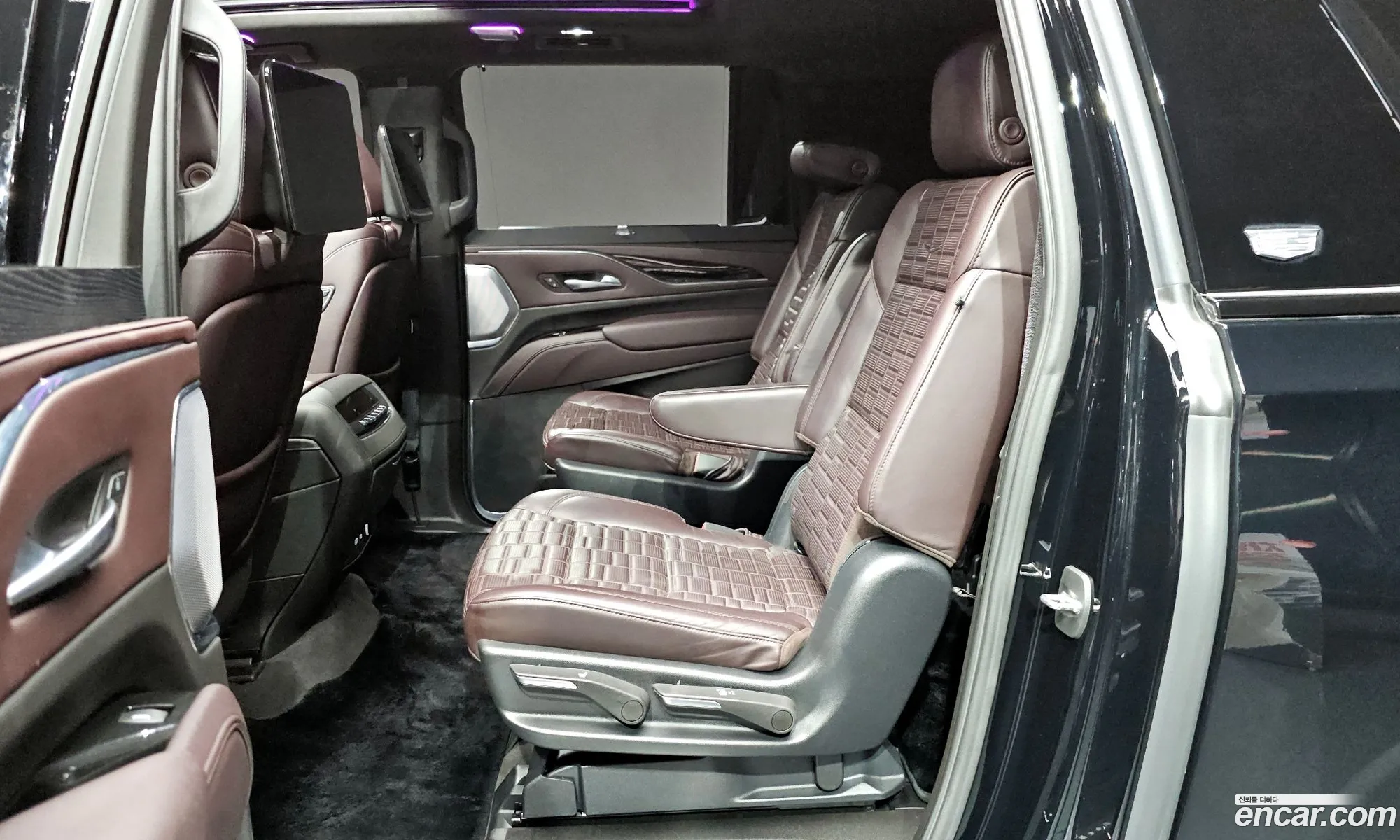 Cadillac Escalade 2023 — 30