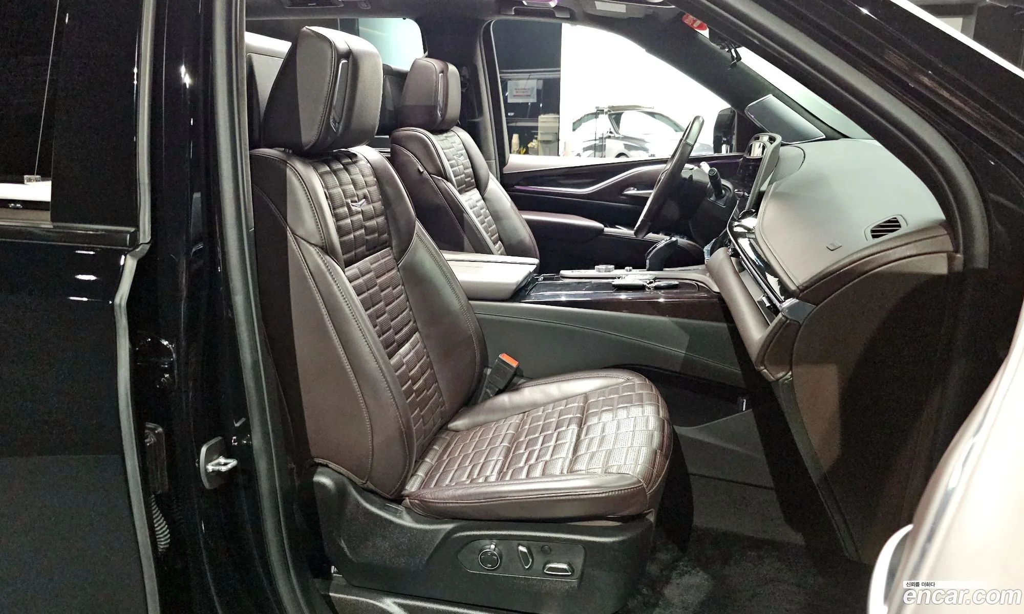 Cadillac Escalade 2023 — 8