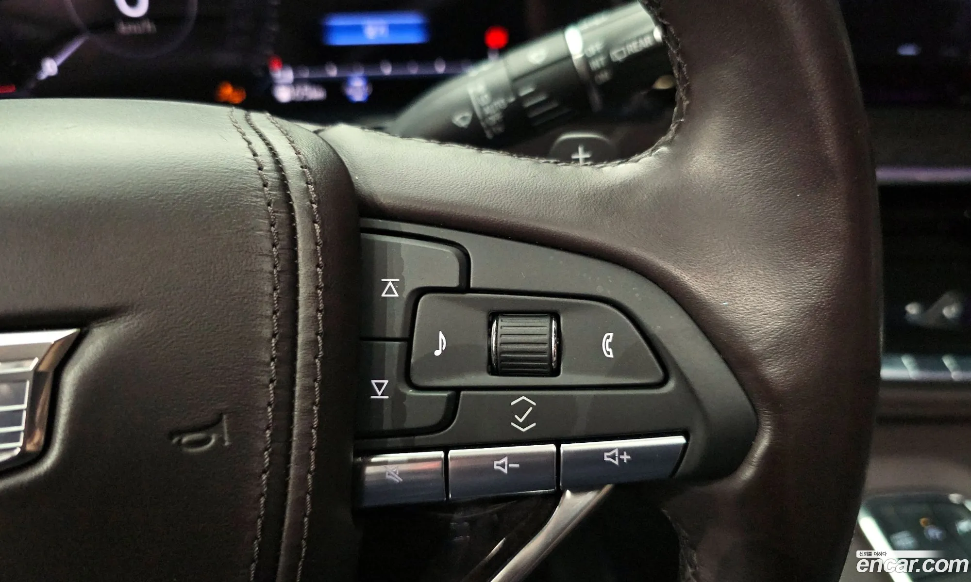 Cadillac Escalade 2023 — 26