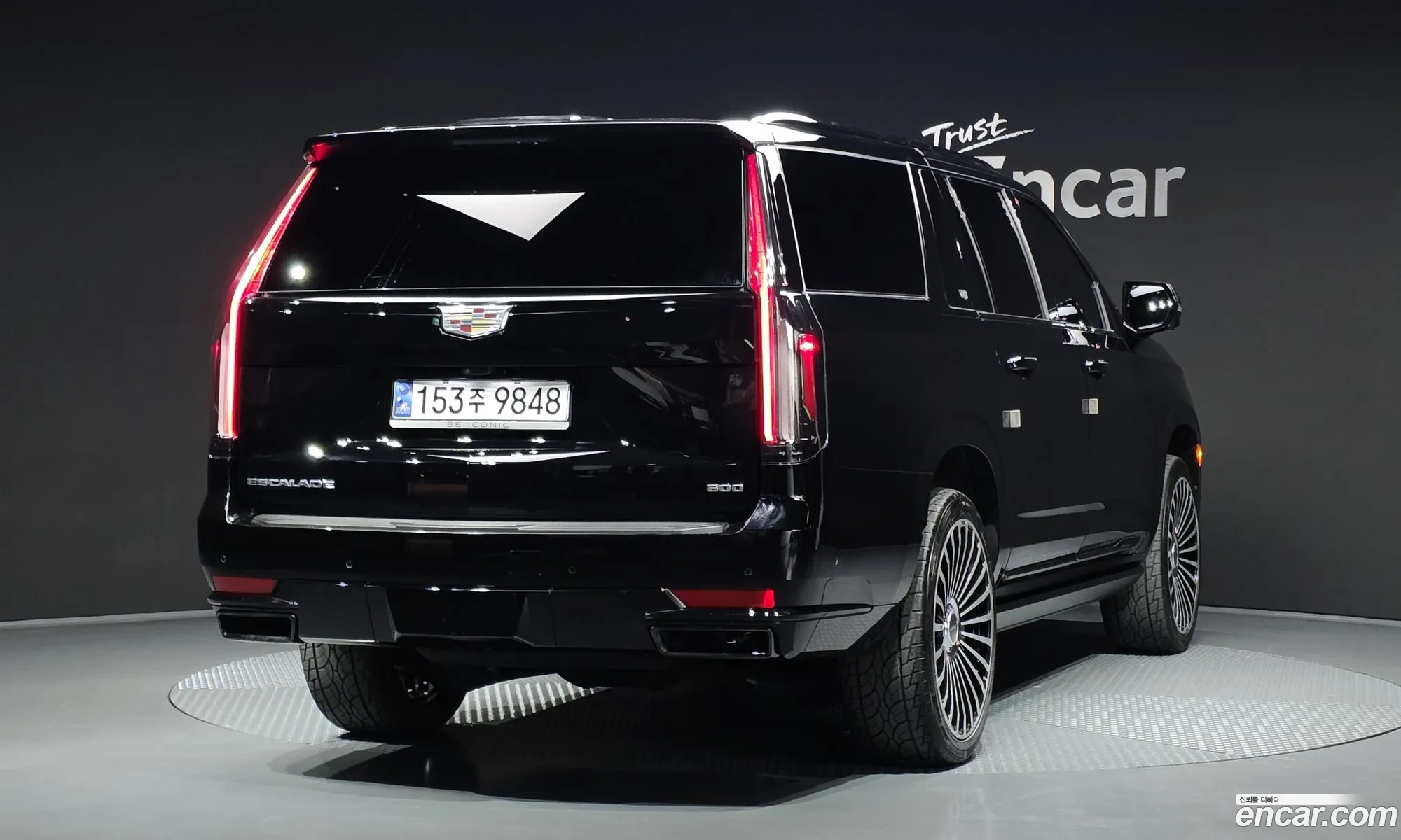 Cadillac Escalade 2023 — 10