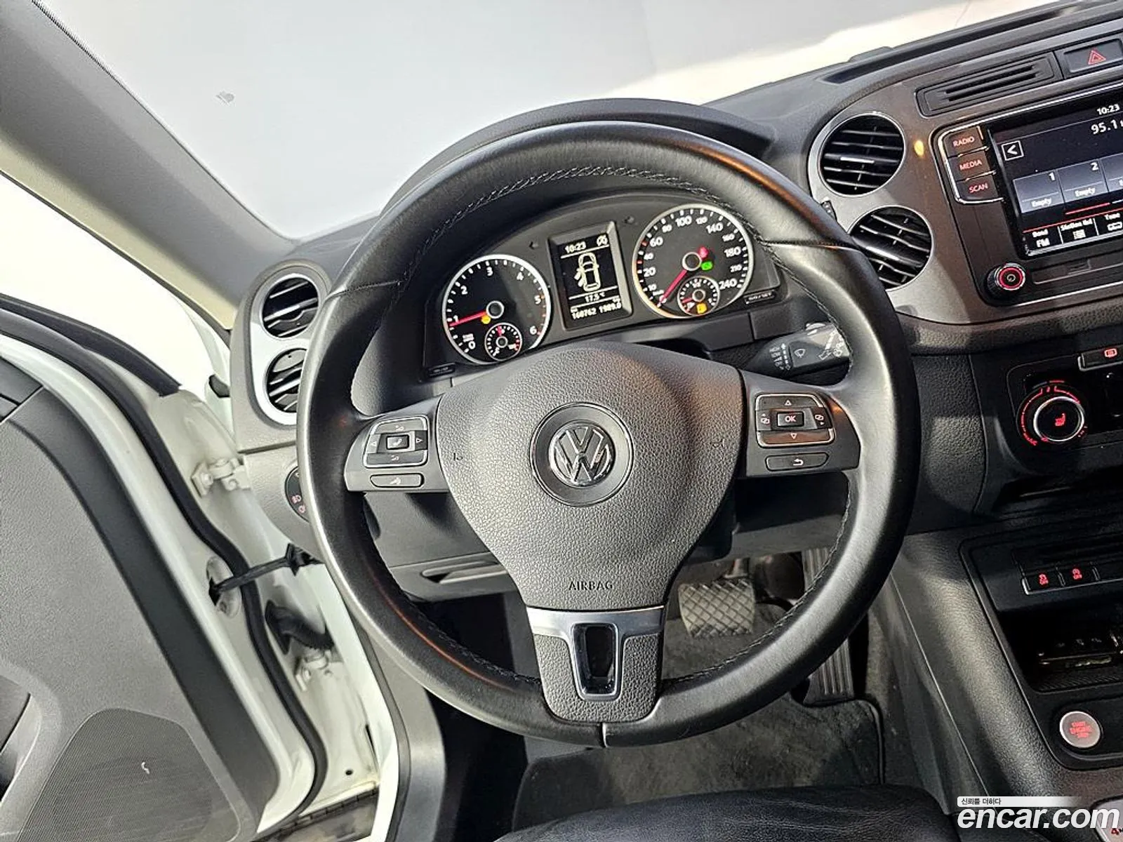Volkswagen Tiguan 2014 — 12