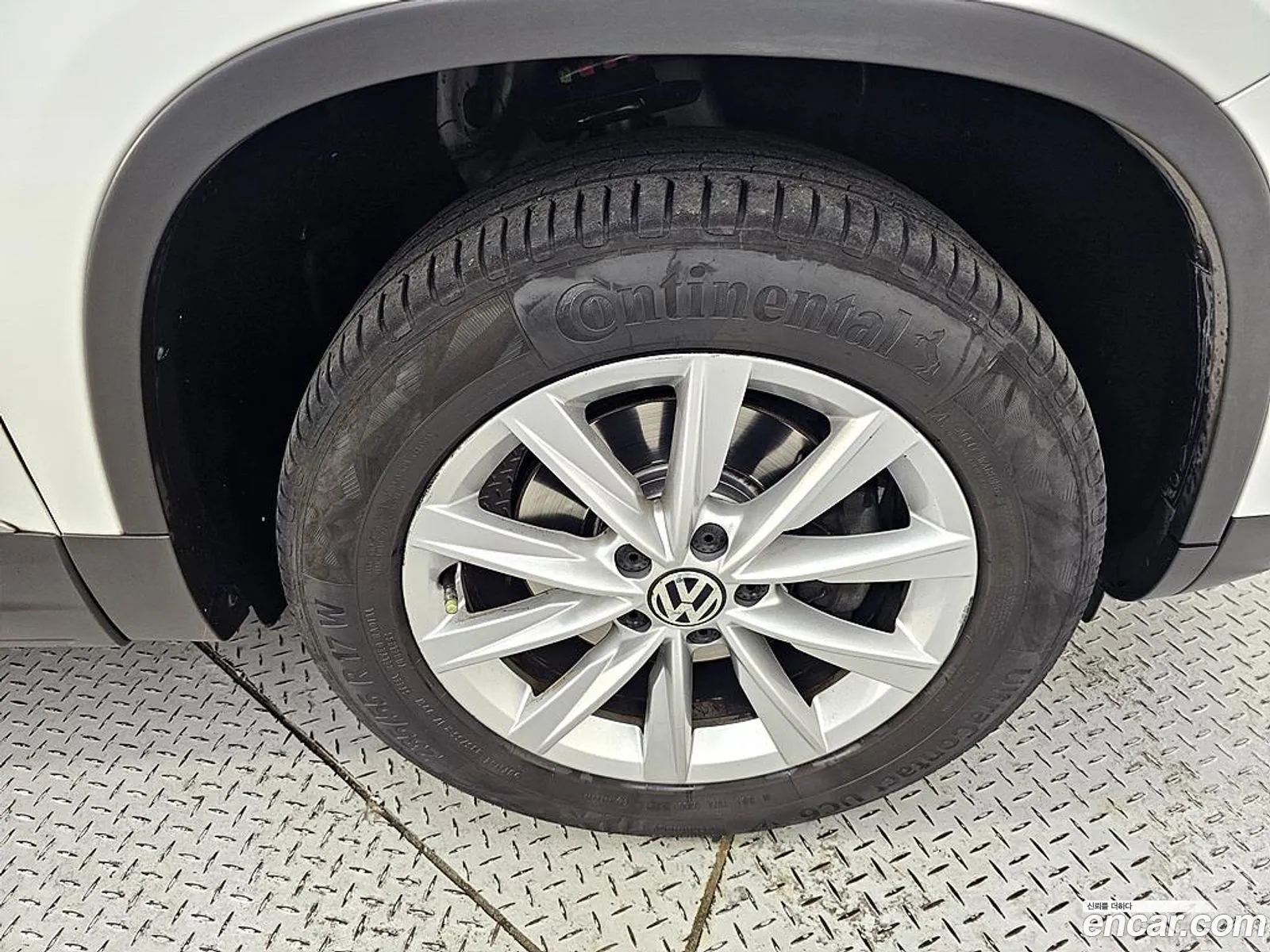 Volkswagen Tiguan 2014 — 9