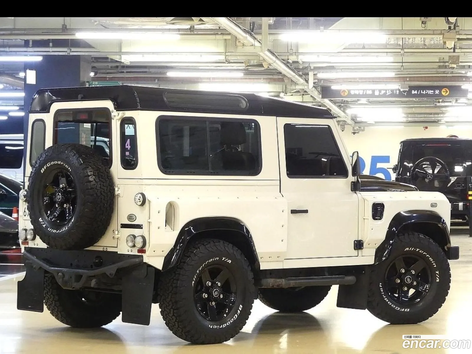 Land Rover Defender 2010 — 13