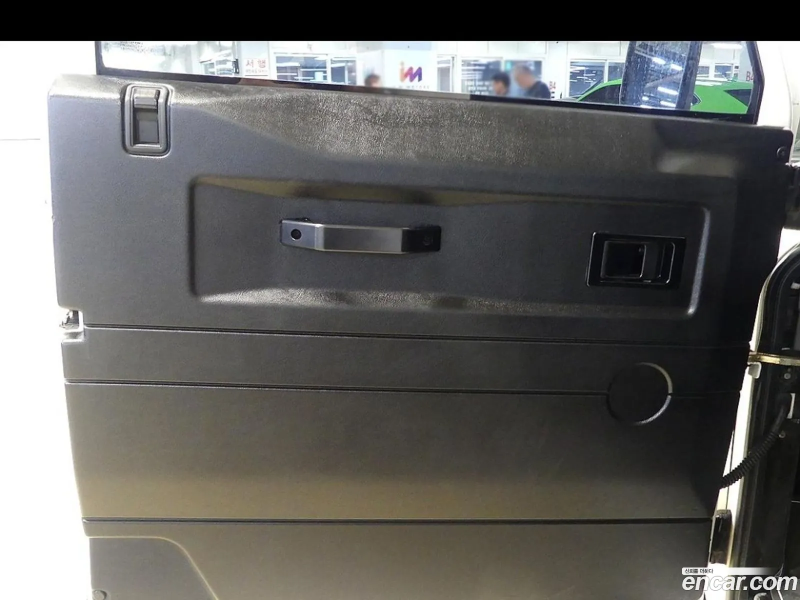 Land Rover Defender 2010 — 20