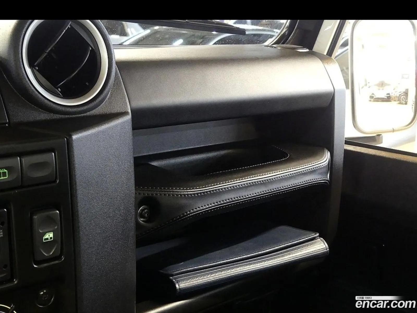 Land Rover Defender 2010 — 9