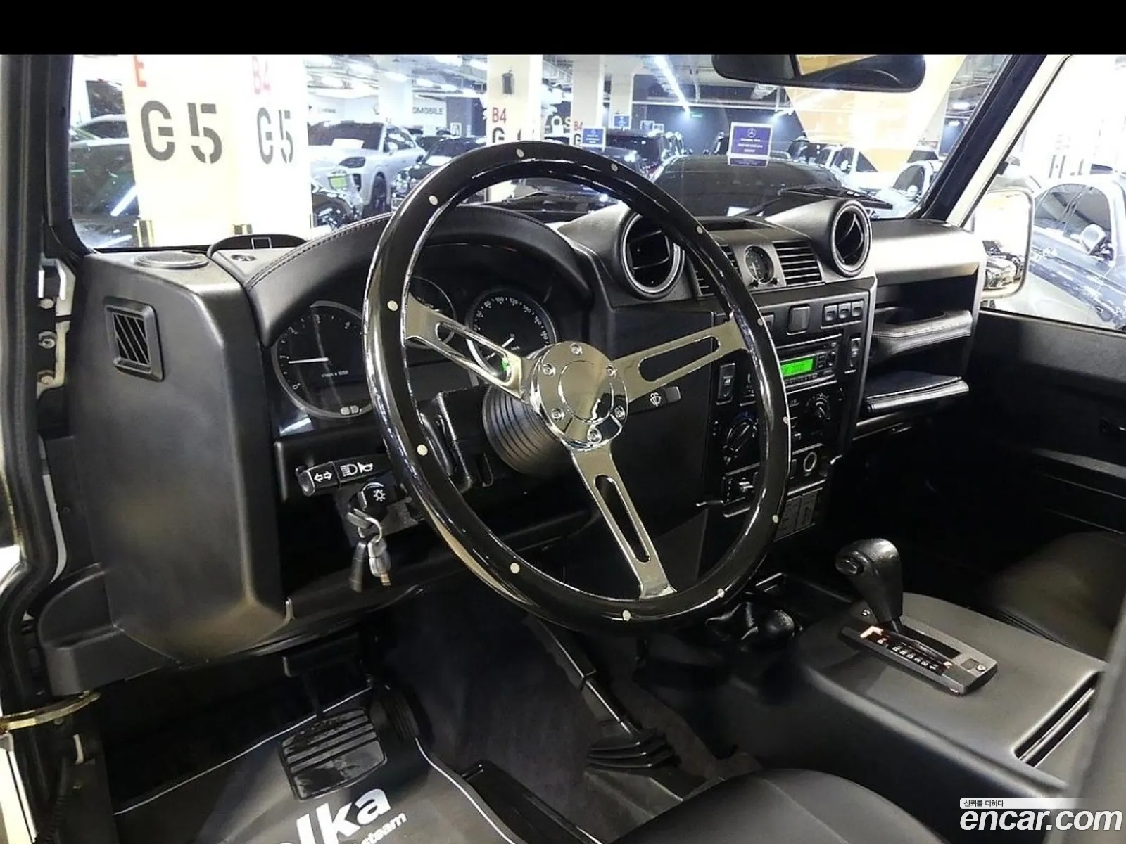 Land Rover Defender 2010 — 4