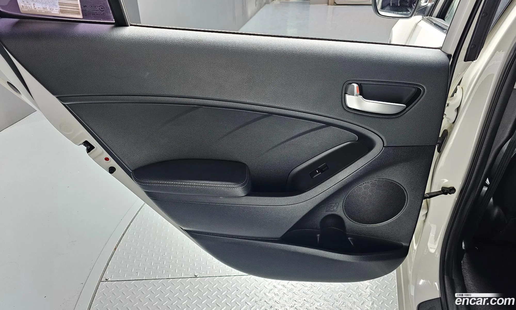 Kia K3 2016 — 25