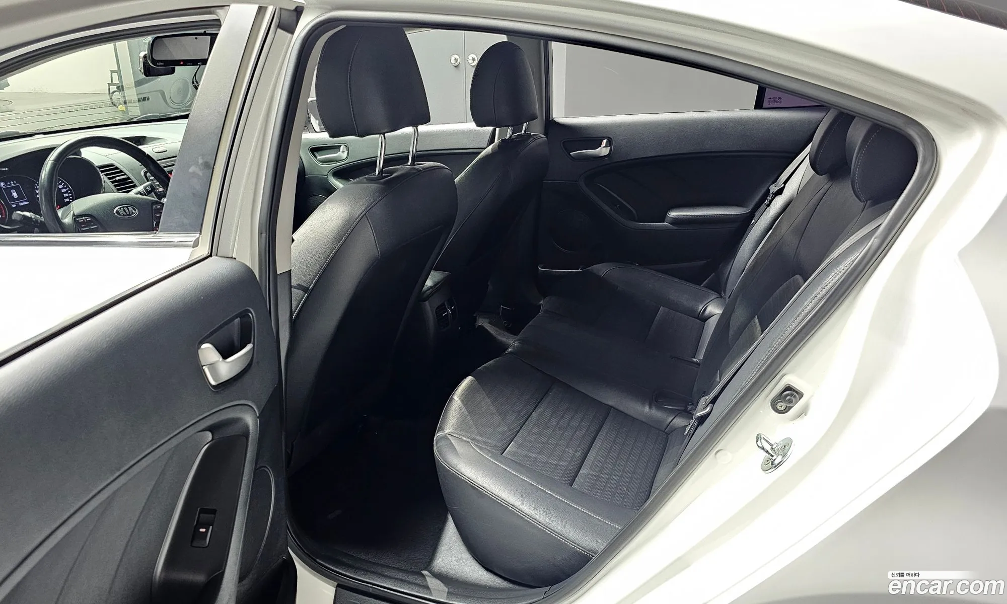 Kia K3 2016 — 24