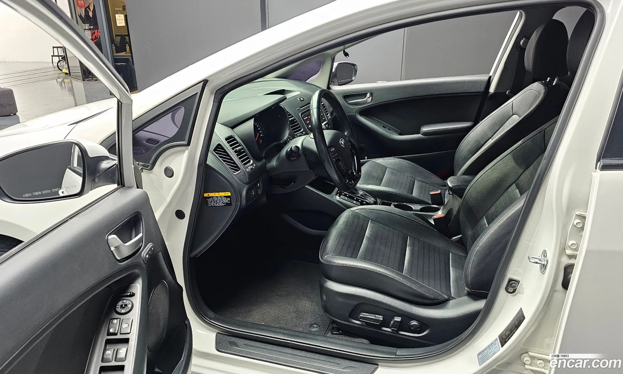 Kia K3 2016 — 12