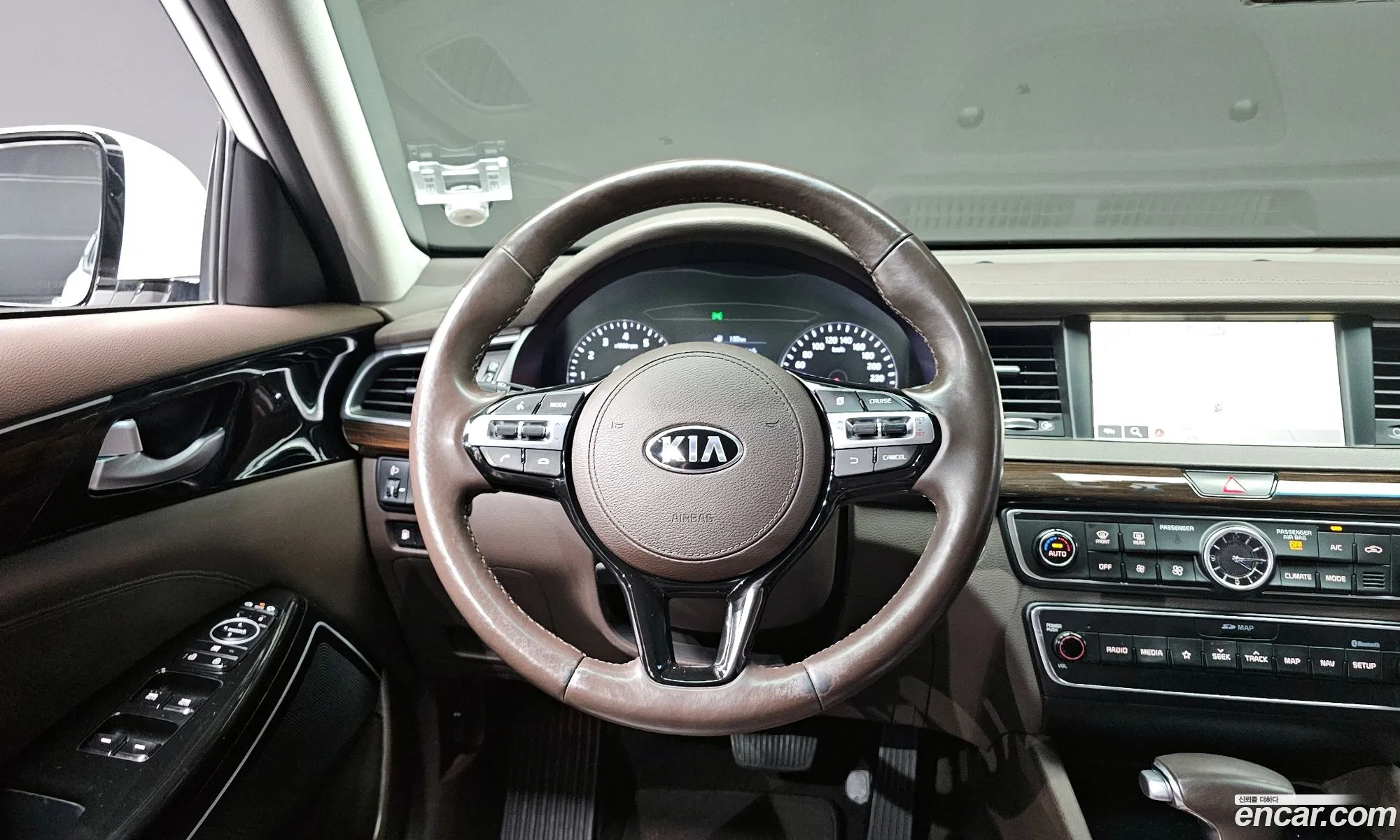 Kia K7 2018 — 17
