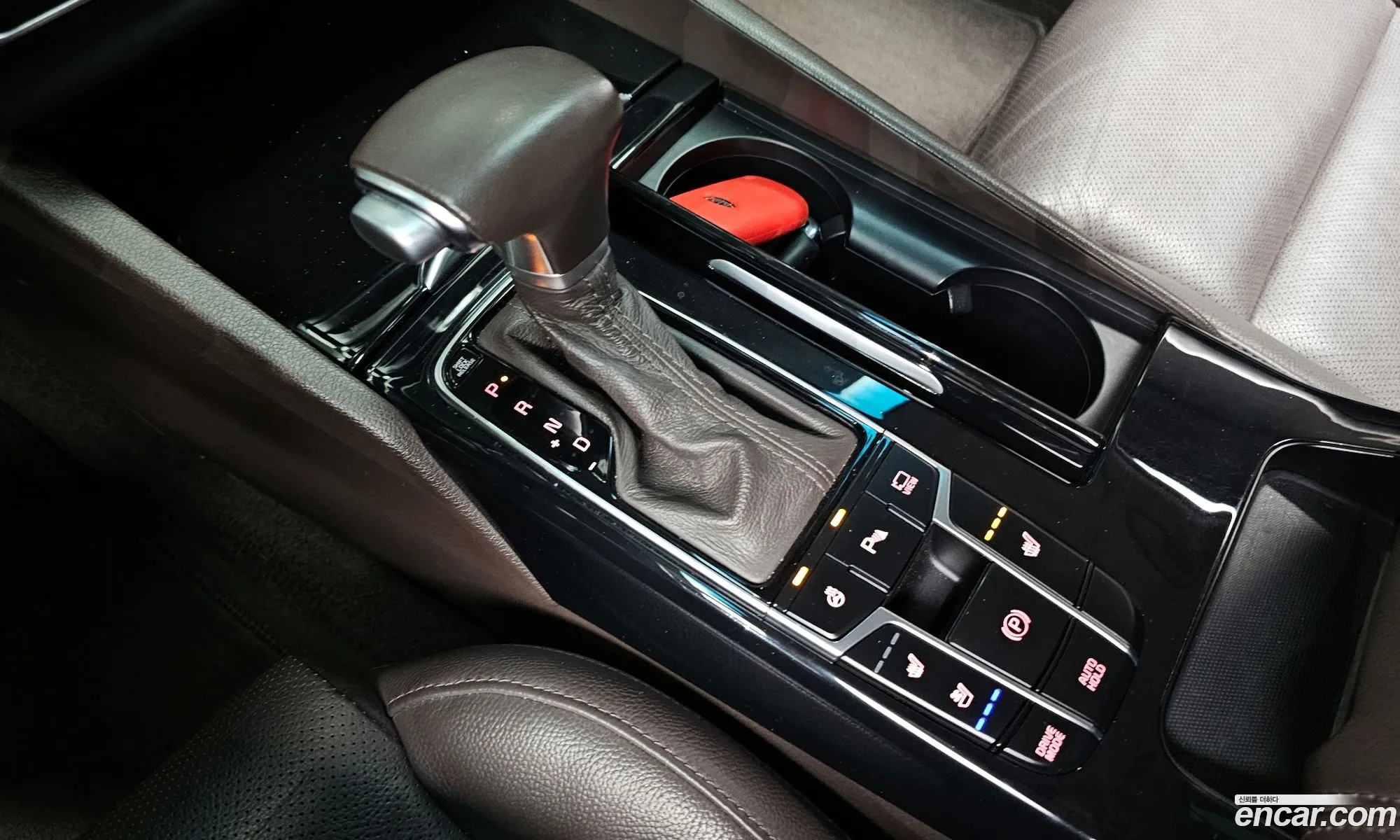 Kia K7 2018 — 23