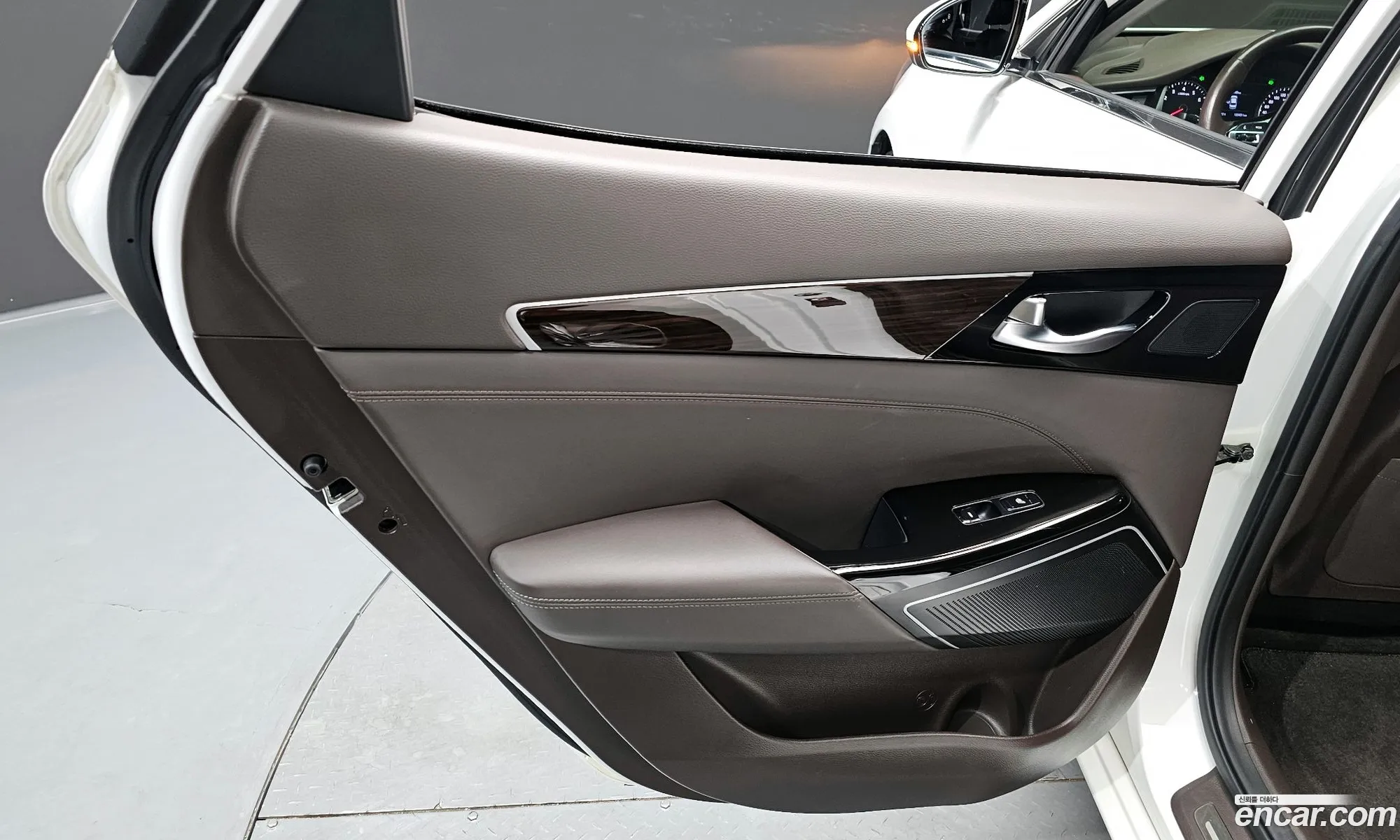 Kia K7 2018 — 10