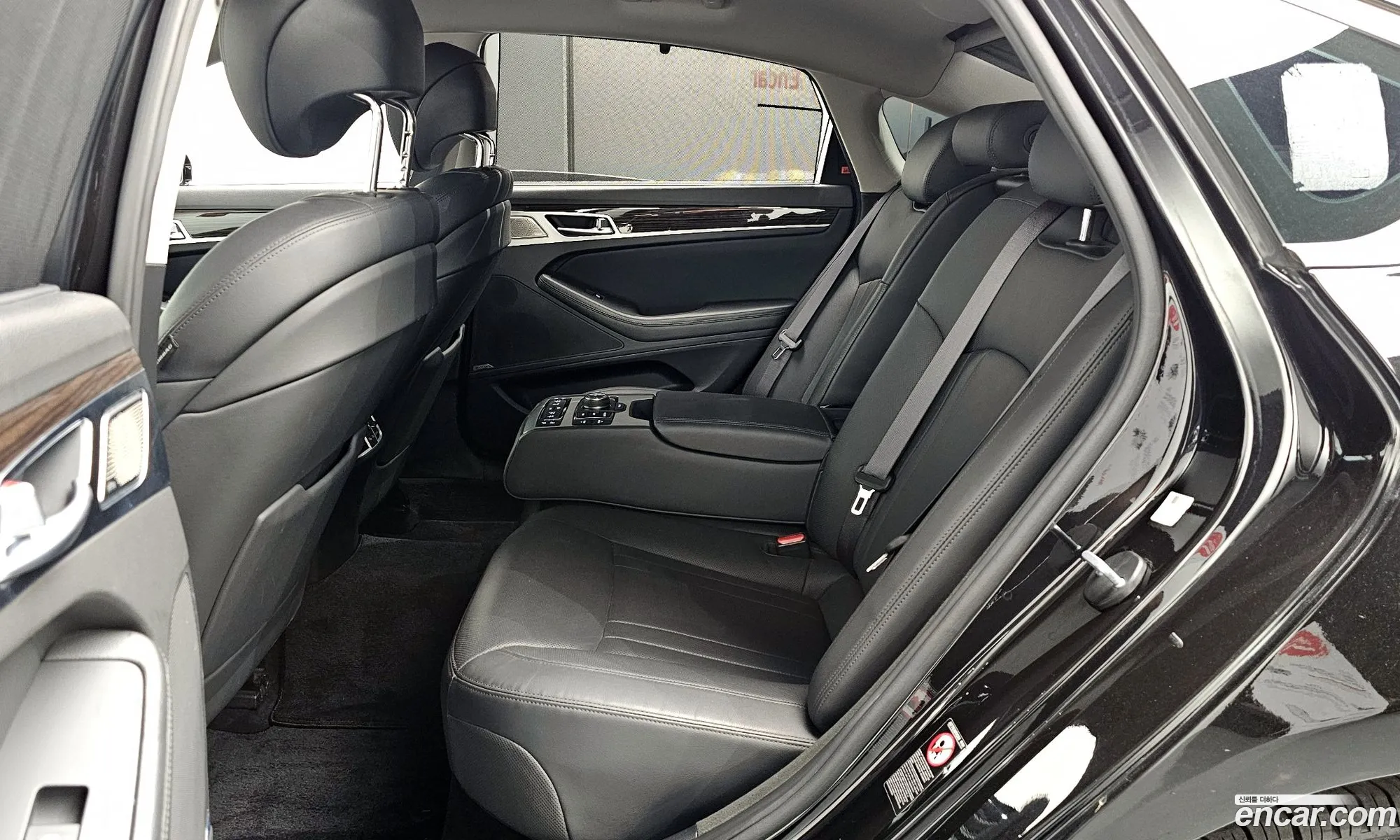 Genesis G80 2018 — 19