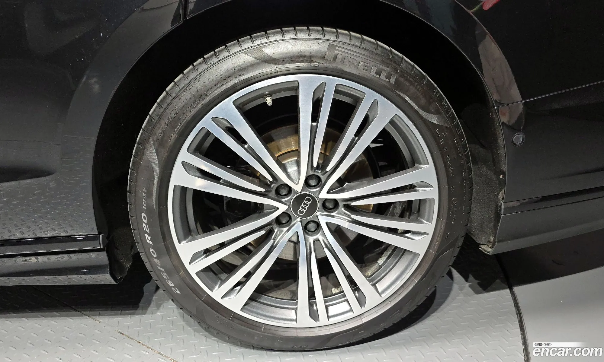 Audi A8 2023 — 25