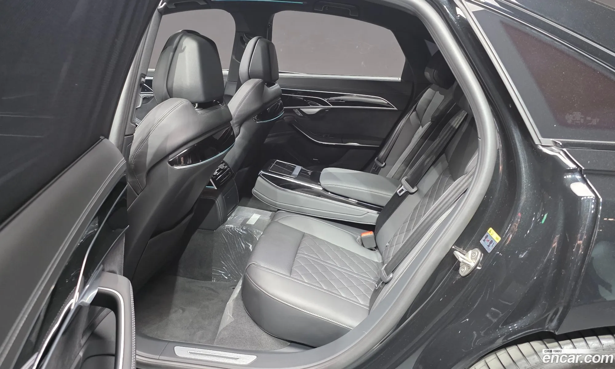 Audi A8 2023 — 11