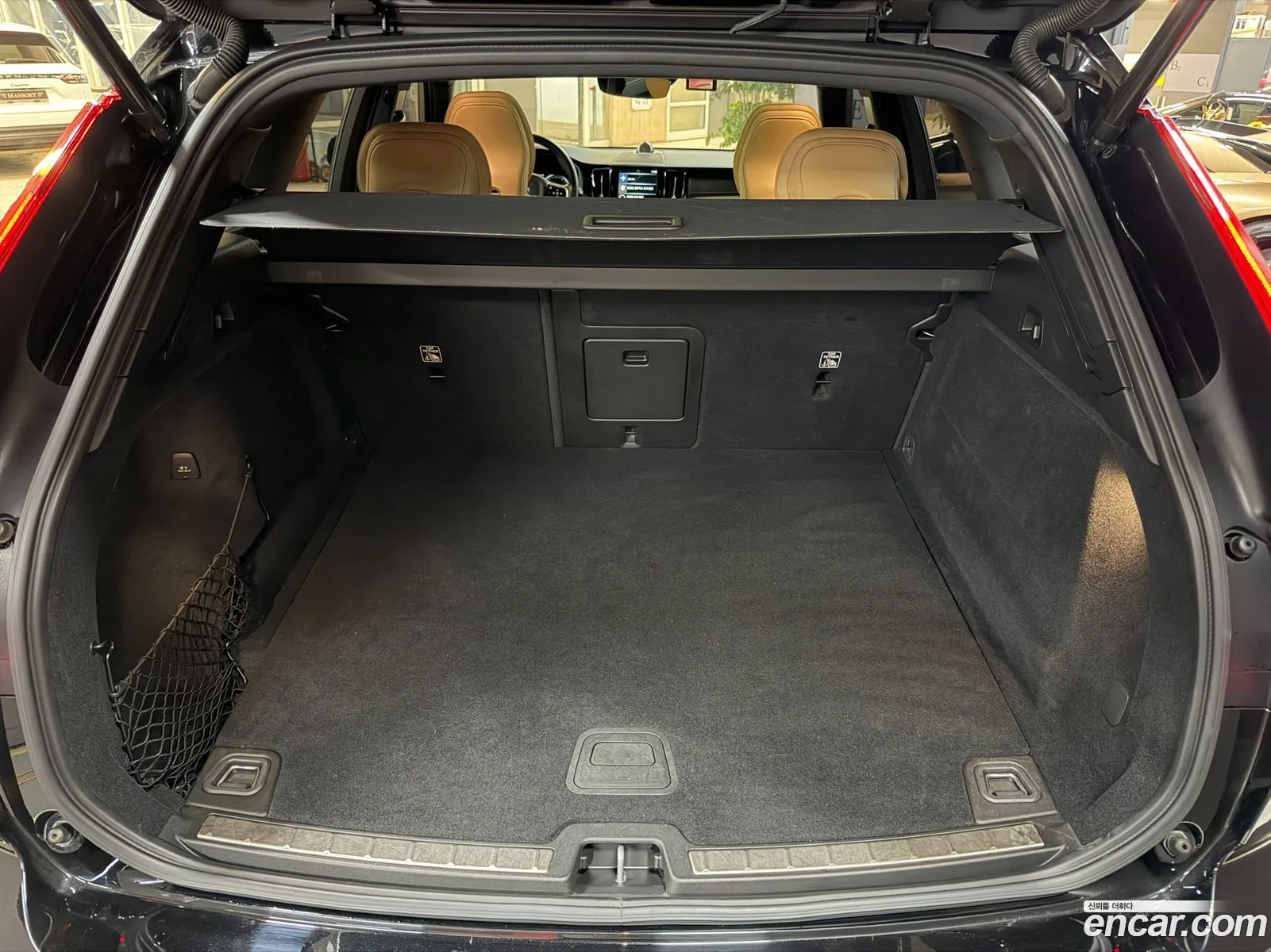 Volvo XC60 2020 — 17