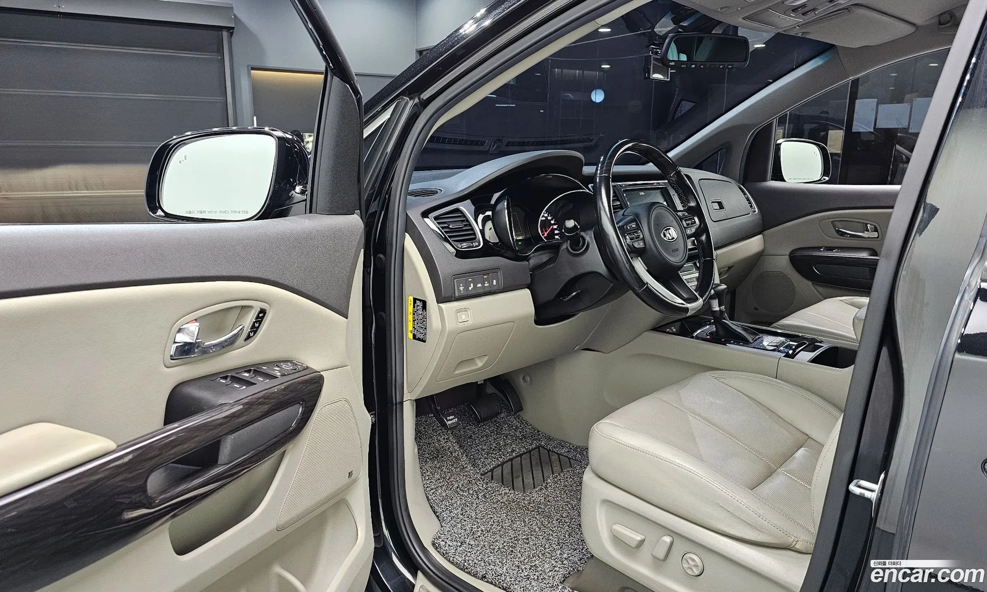 Kia Carnival 2017 — 8