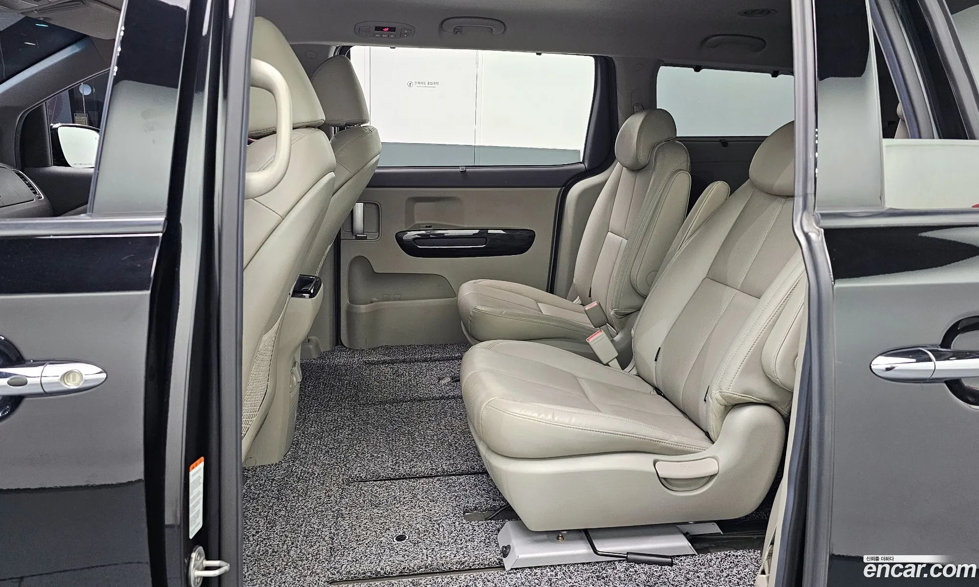 Kia Carnival 2017 — 15