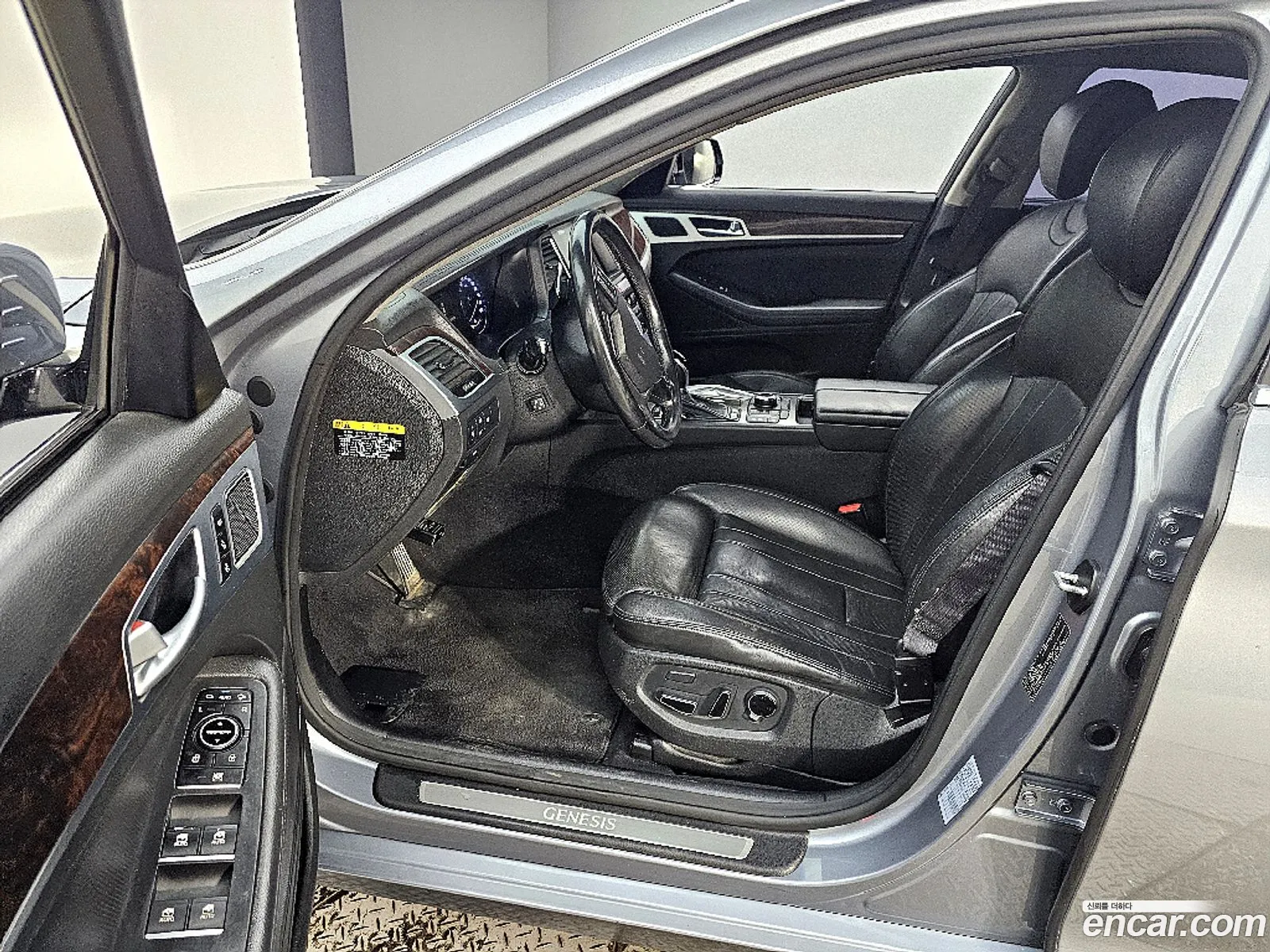 Hyundai Genesis DH 2016 — 14