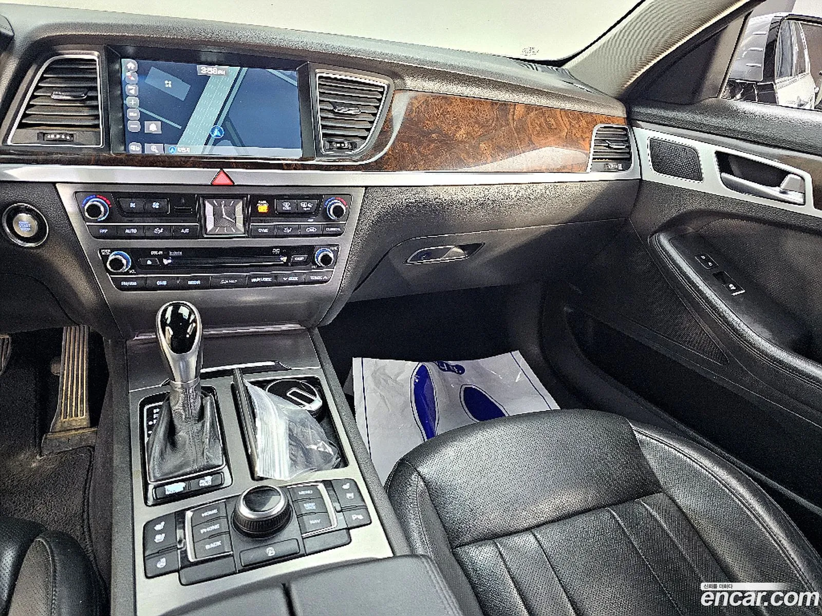 Hyundai Genesis DH 2016 — 15