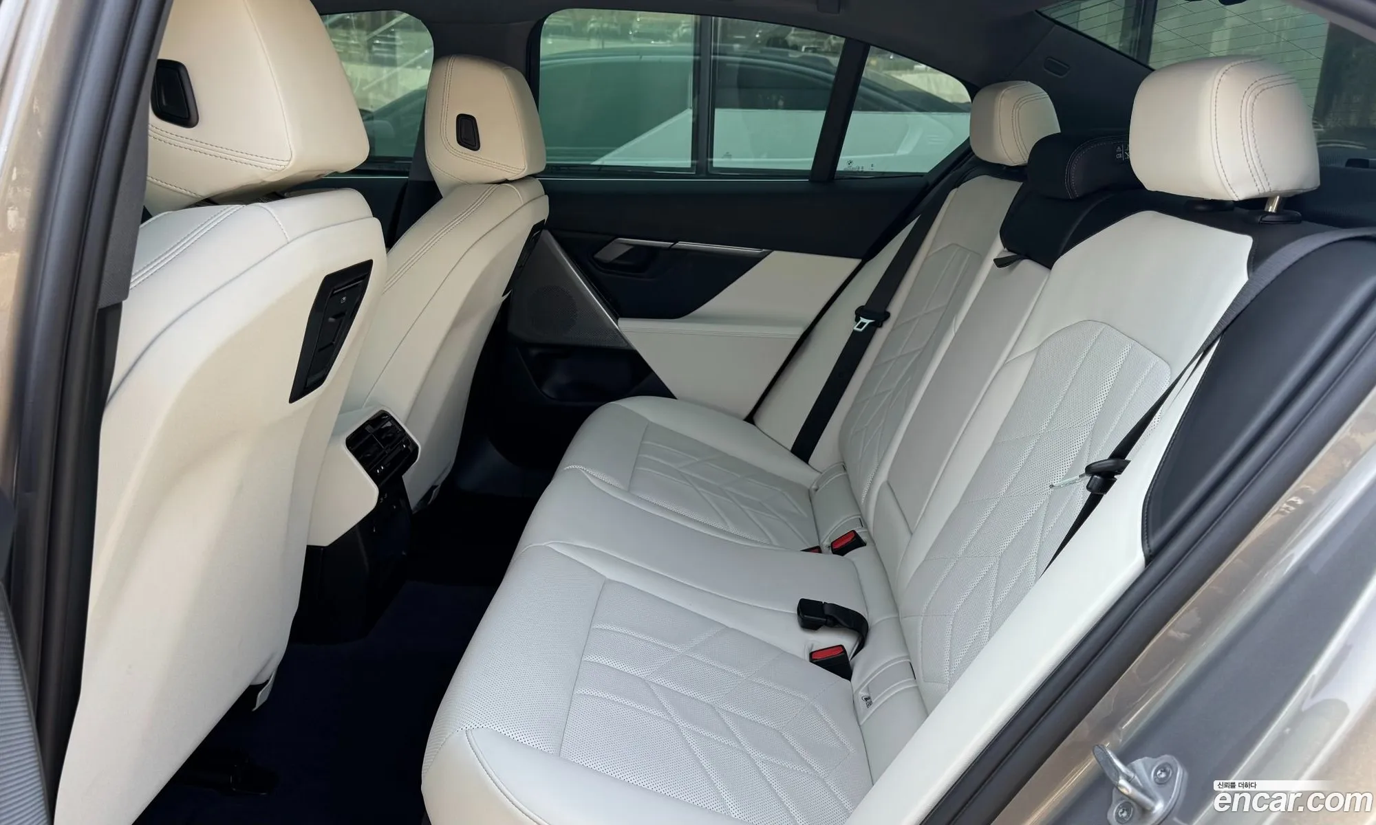BMW 5 Series 2025 — 8