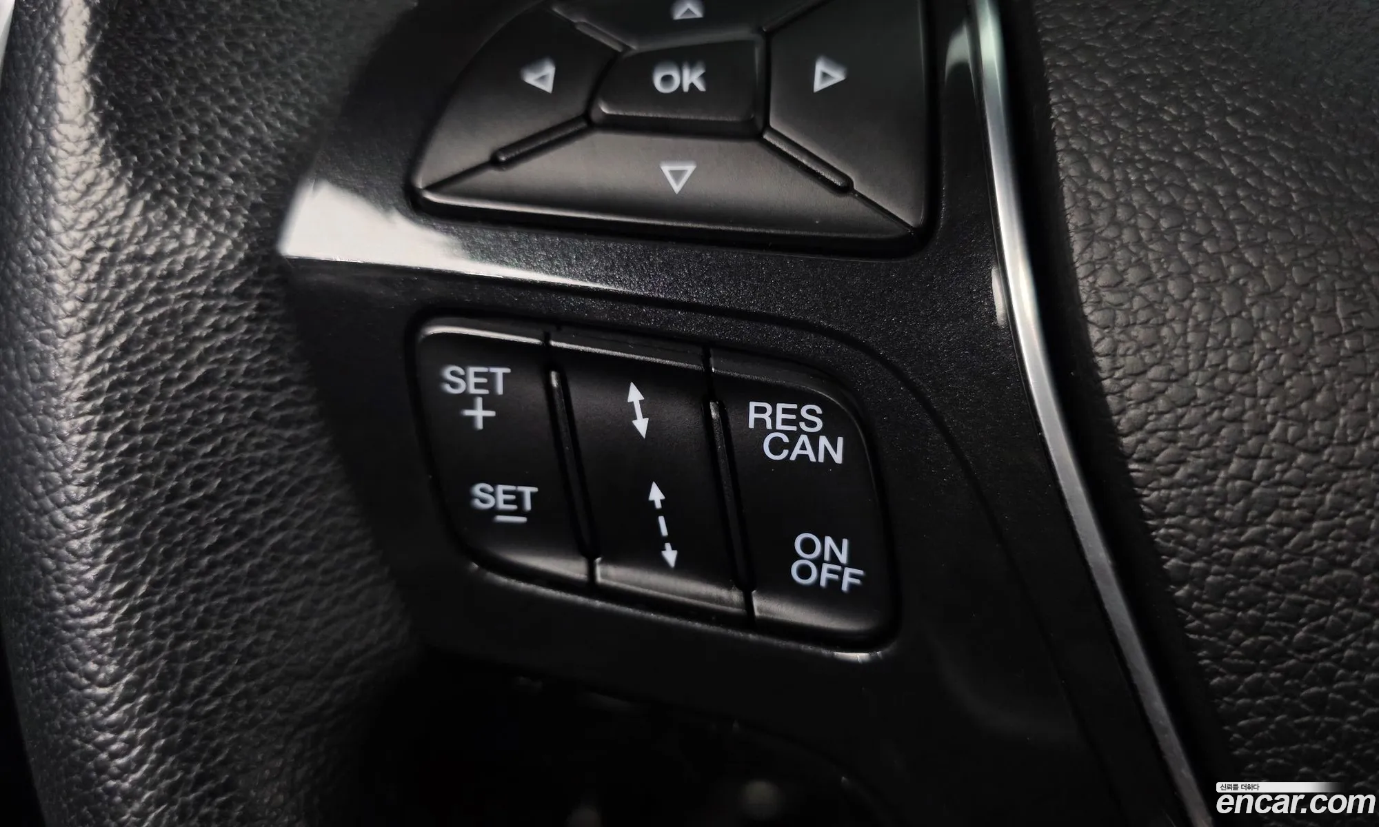 Ford Explorer 2018 1FM5K8FH6JGB23656 — 19