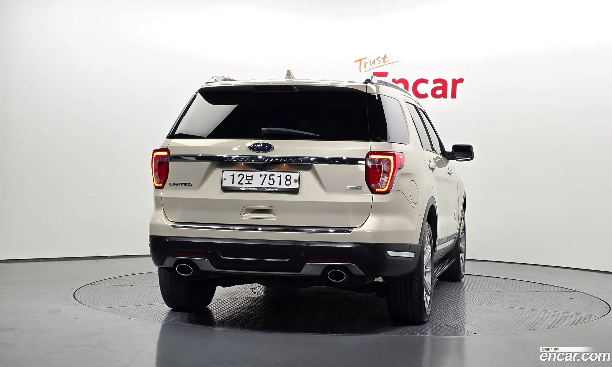 Ford Explorer 2018 1FM5K8FH6JGB23656 — 18