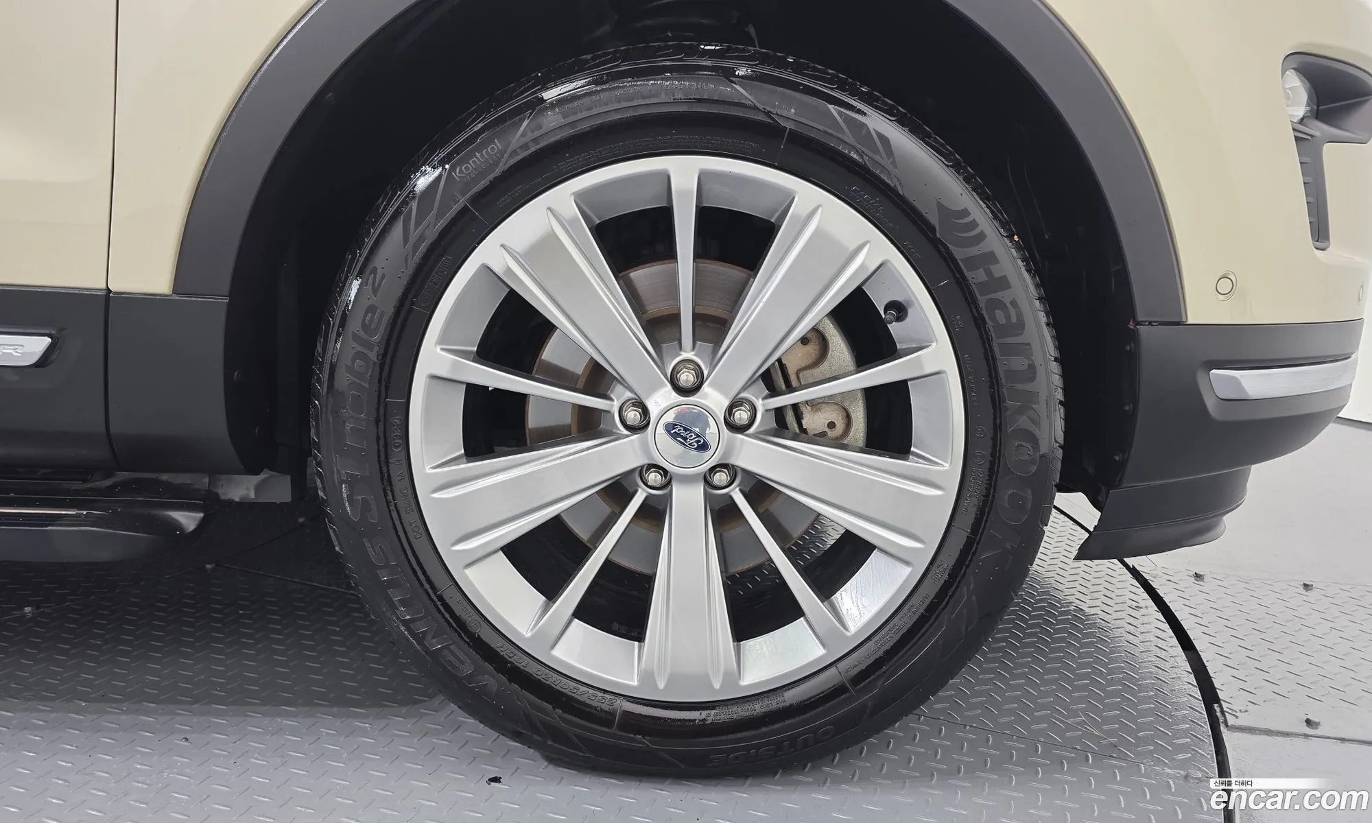 Ford Explorer 2018 1FM5K8FH6JGB23656 — 30