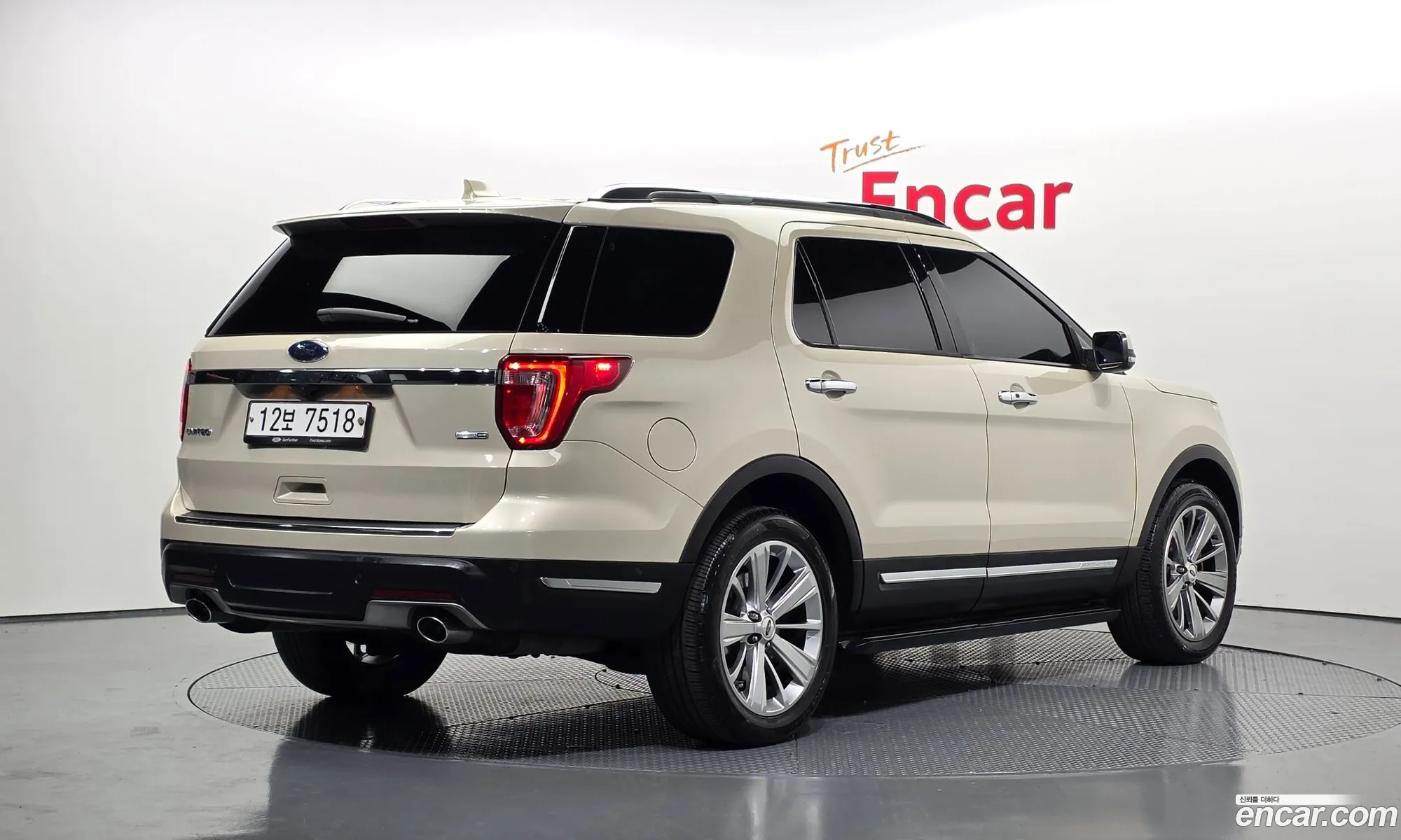 Ford Explorer 2018 1FM5K8FH6JGB23656 — 33